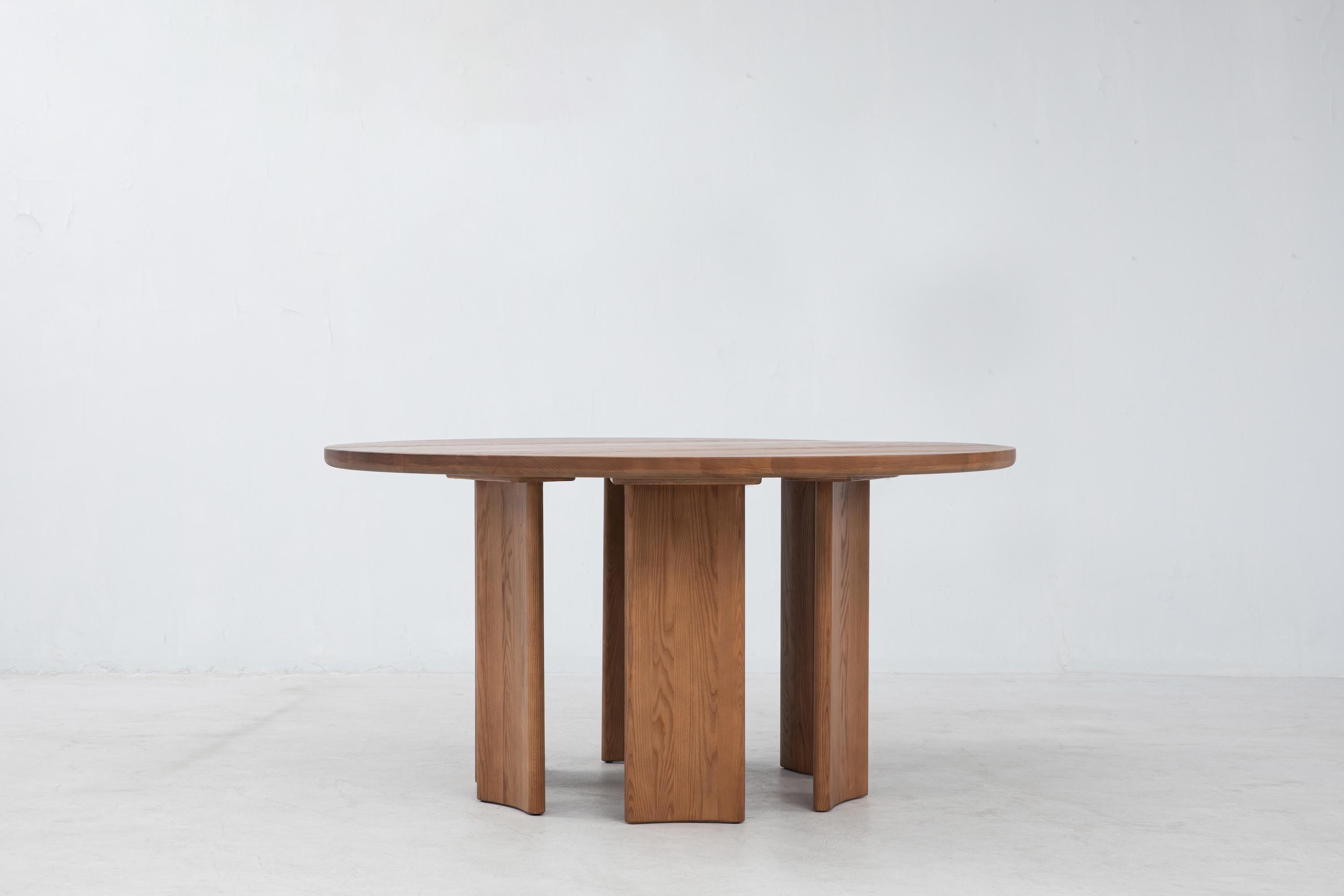 Chinese Crest Table Round in Sienna, Minimalist Dining Table in Wood For Sale