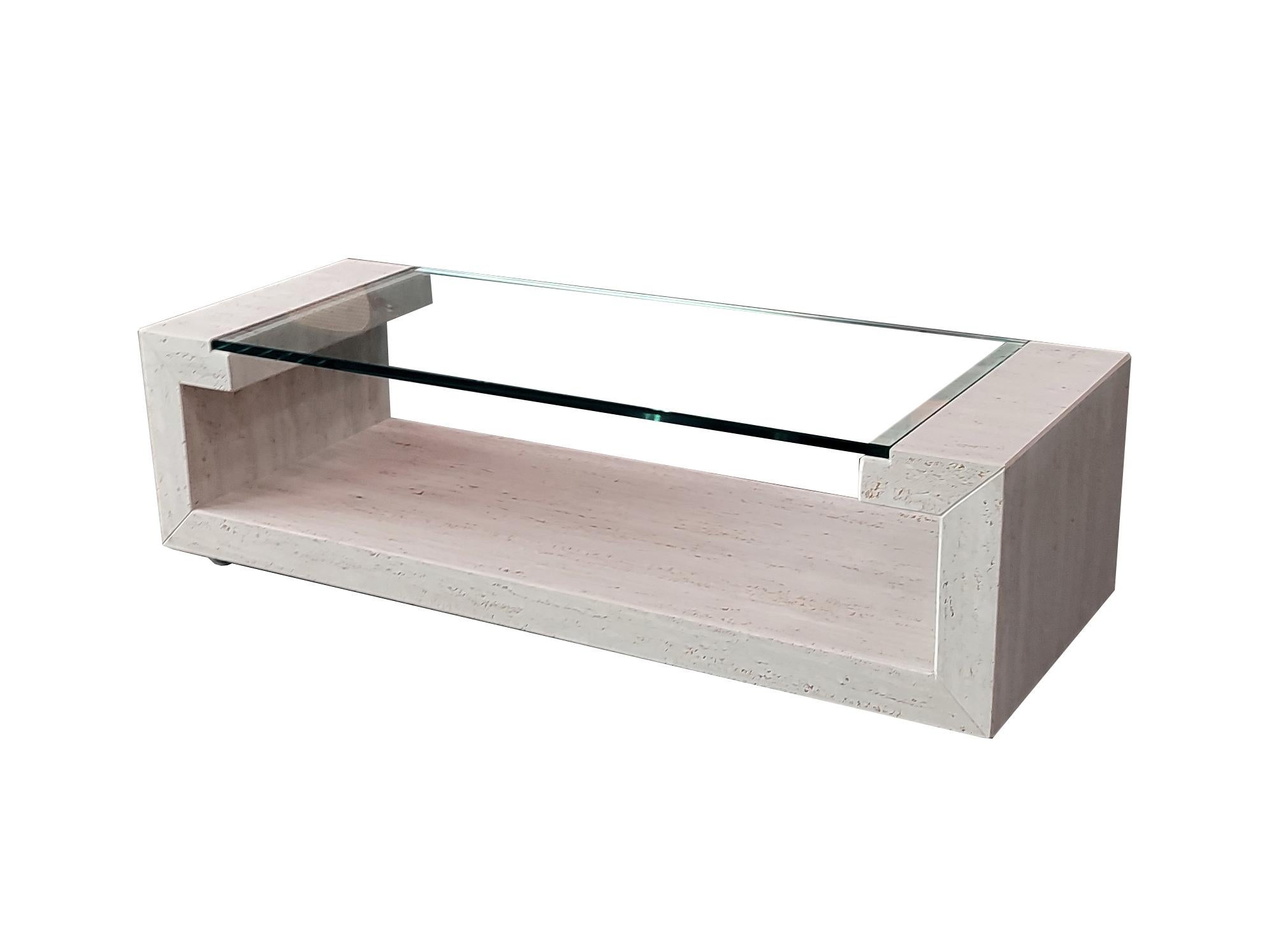 Creta Couchtisch aus italienischem Travertinmarmor von Joaquín Moll für Meddel - ein skulpturales Meisterwerk der Luxusklasse
Der Roman Travertine Marble Coffee Table ist ein beeindruckendes Beispiel für luxuriöses Design des renommierten spanischen