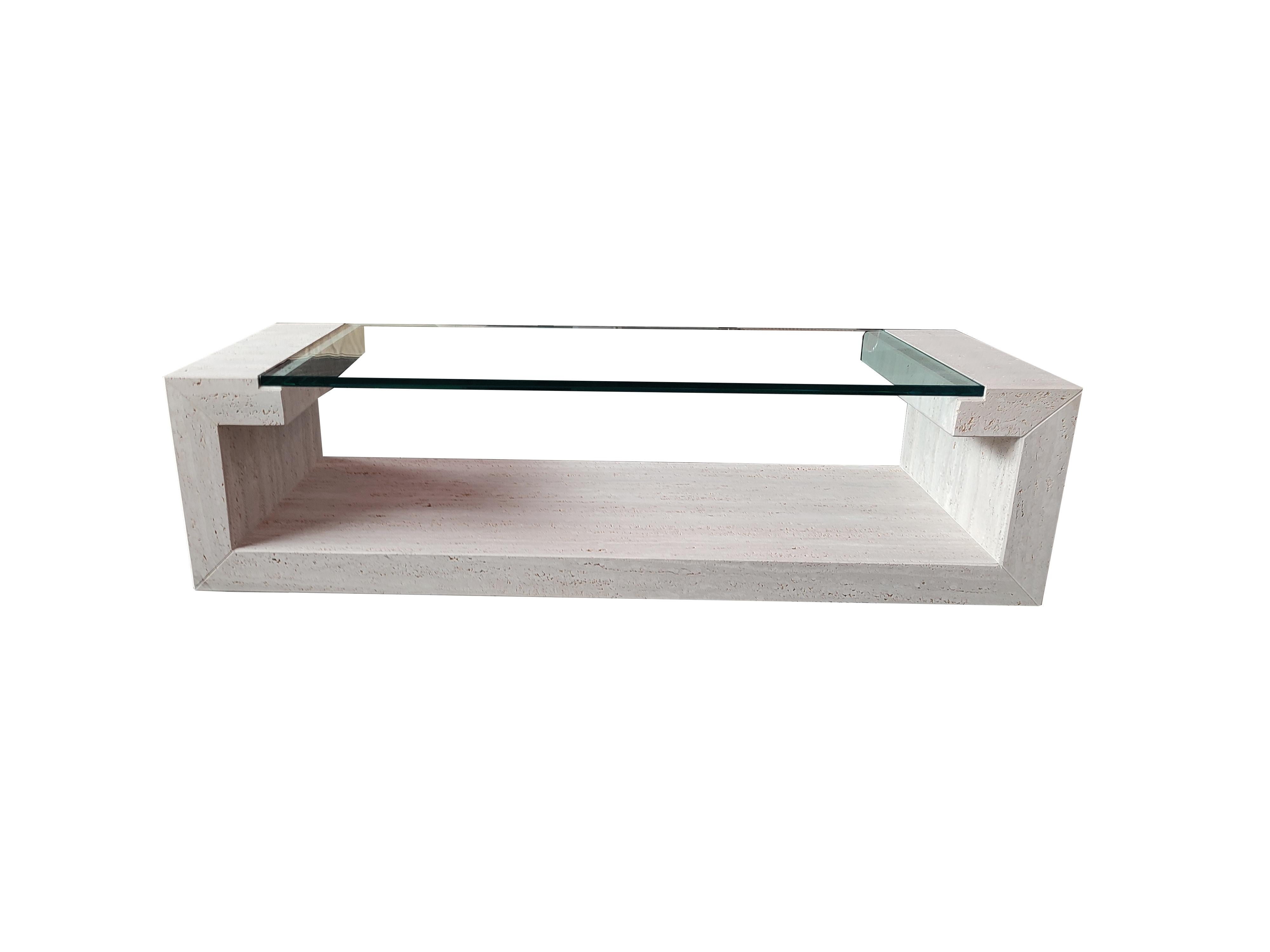 Creta Italienischer Travertin Marmor Couchtisch Joaquín Moll Meddel Meisterwerk (Handgefertigt) im Angebot