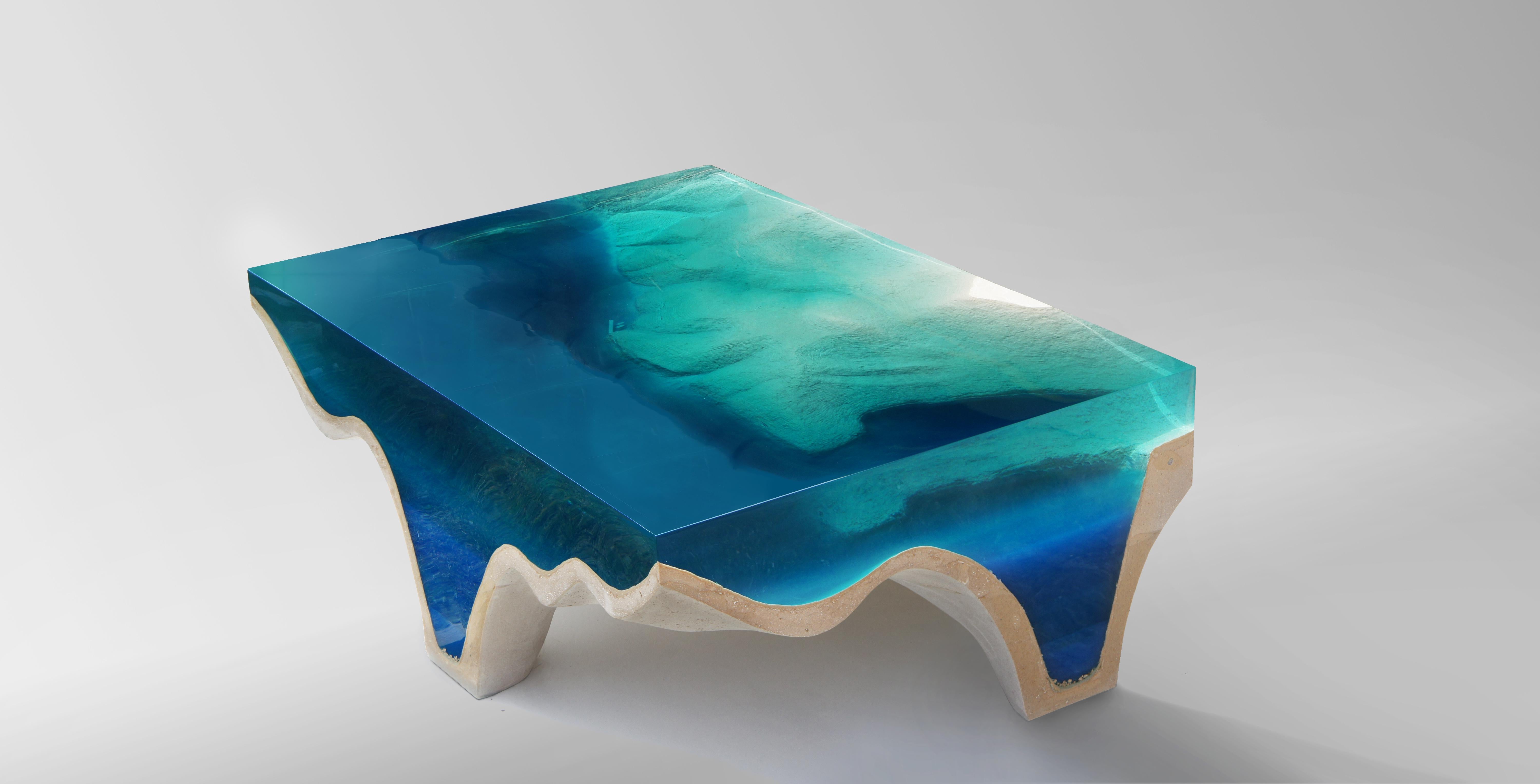 XXIe siècle et contemporain Table de salle à manger Crete d'Eduard Locota, verre acrylique bleu turquoise et marbre en vente