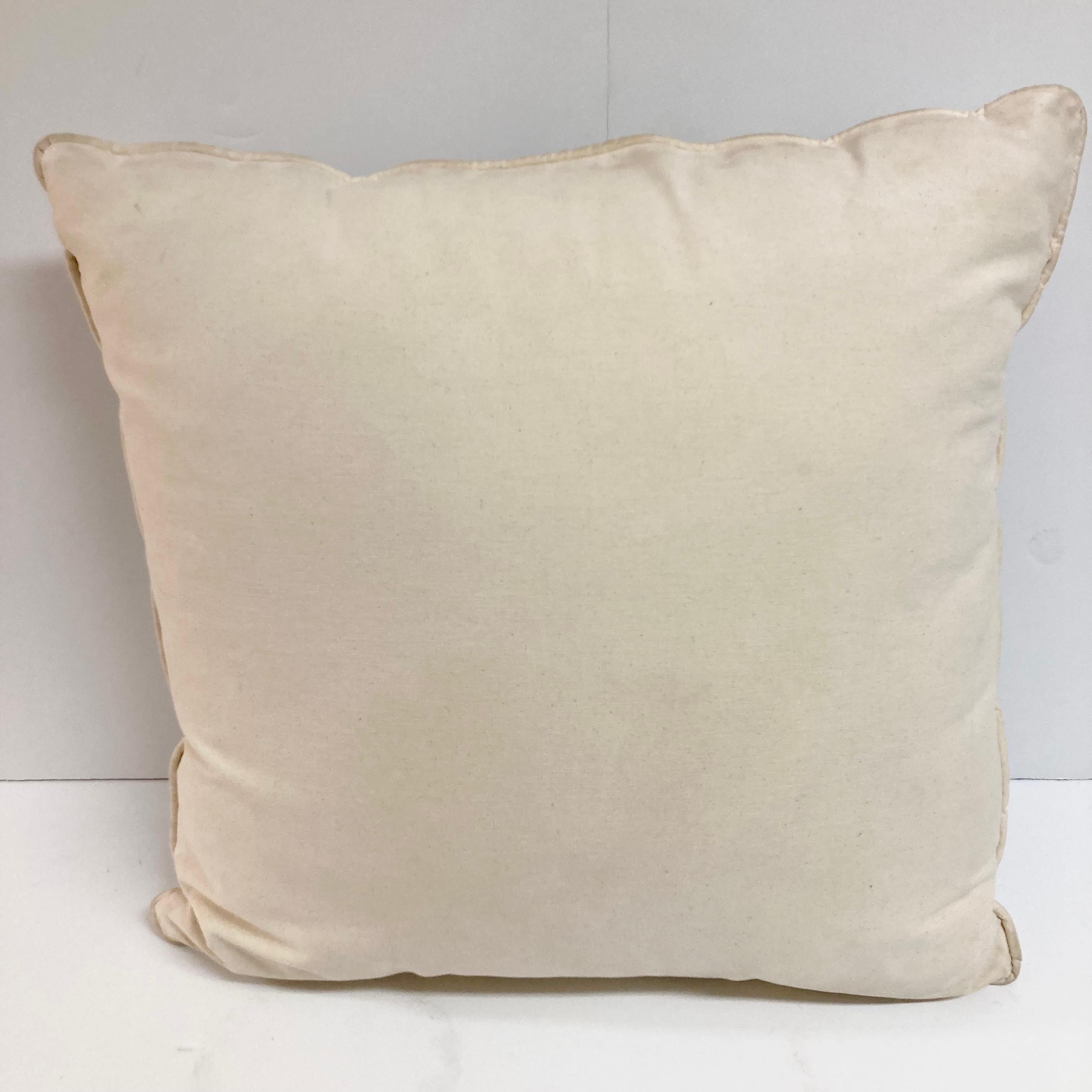 Coton Coussin jetable brodé à la main d'oiseaux marrons en Crewel Work - 2 en vente