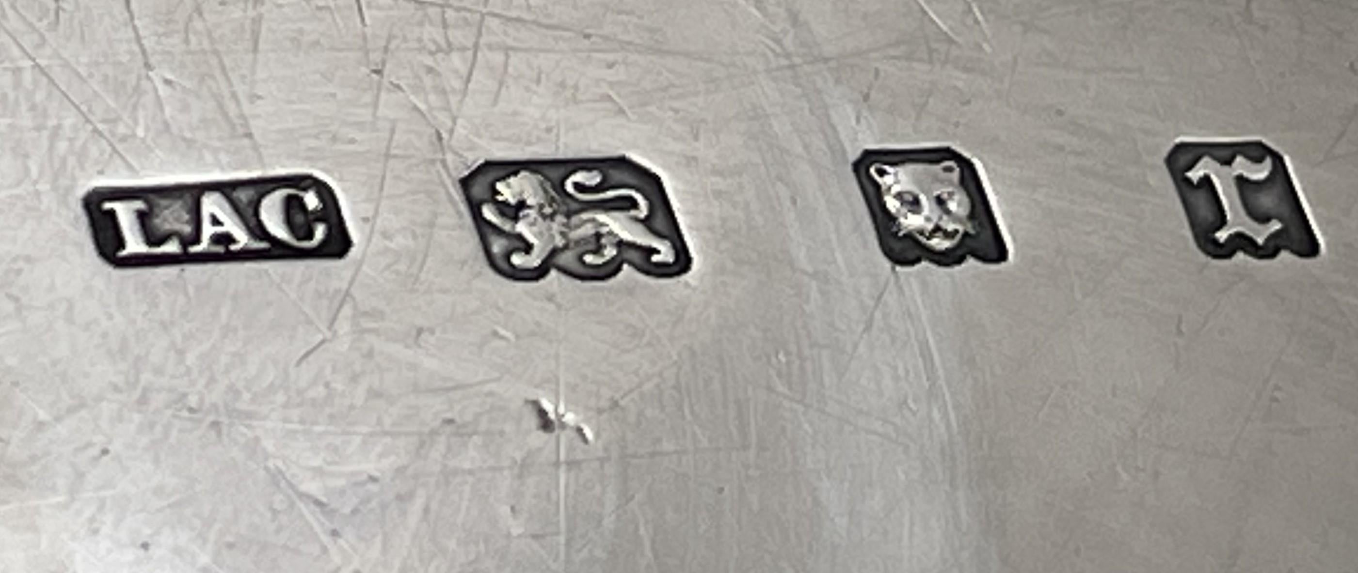 Crichton & Co. Vajilla de Plata de Ley de 14 Piezas Posavasos, Platos, Cargadores 12