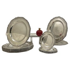 Crichton & Co. Vajilla de Plata de Ley de 14 Piezas Posavasos, Platos, Cargadores
