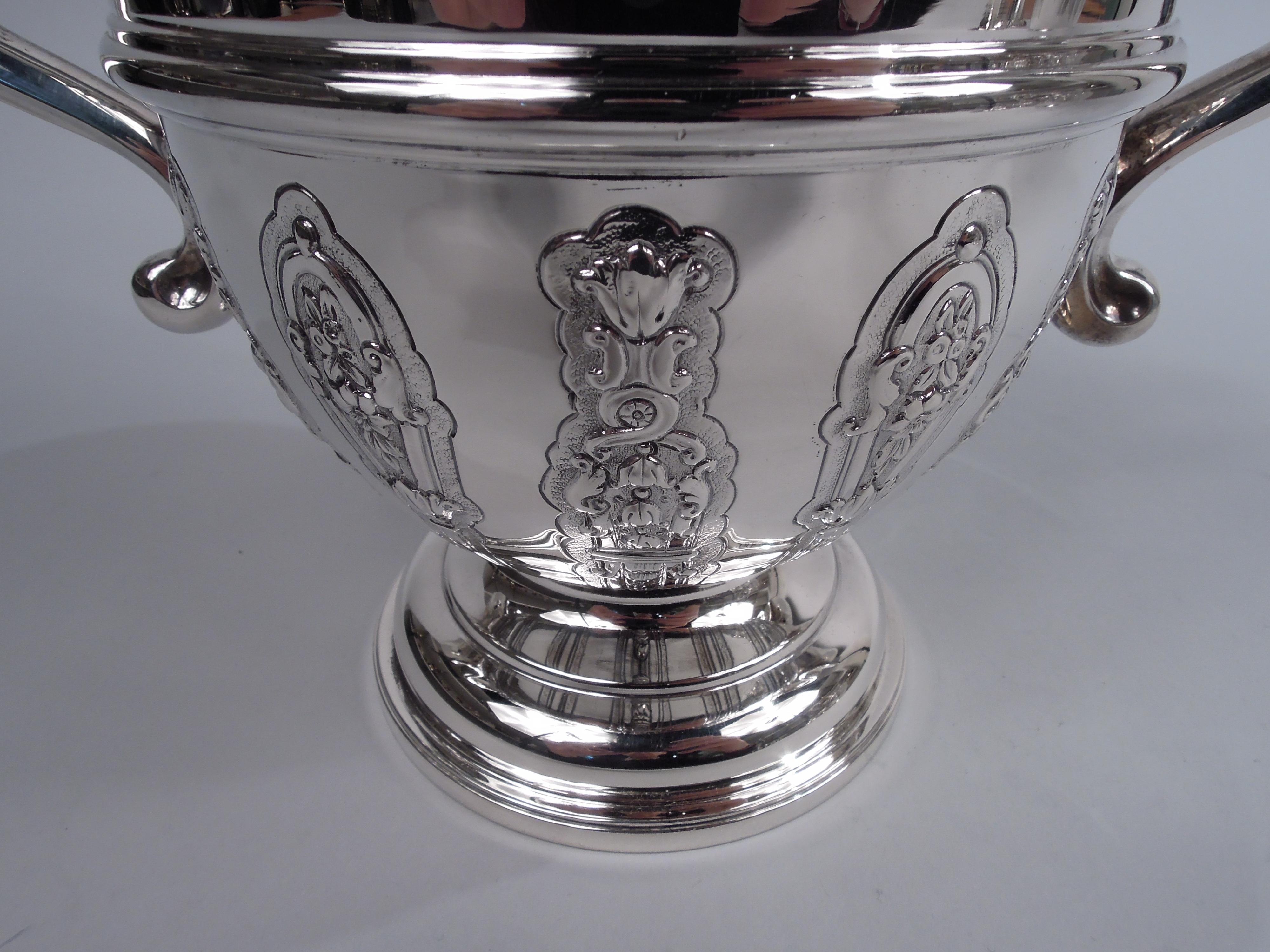 Crichton English Neoclassical Sterling Silver Covered Urn 1916 For Sale 4