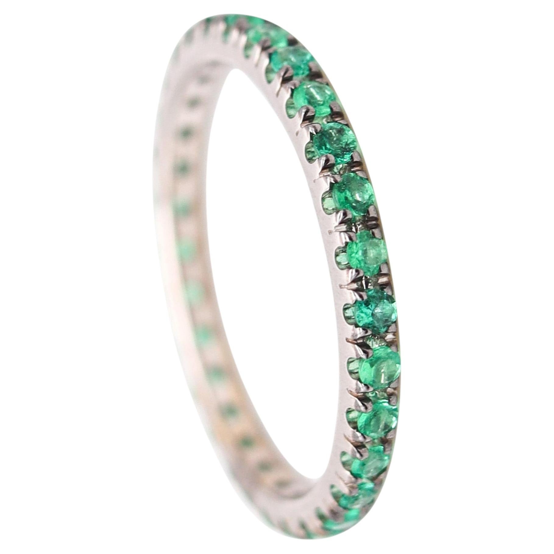 CRIERI Classic Eternity-Ring aus 18-karätigem Weißgold mit kolumbianischen Smaragden (1,12 Cwt)