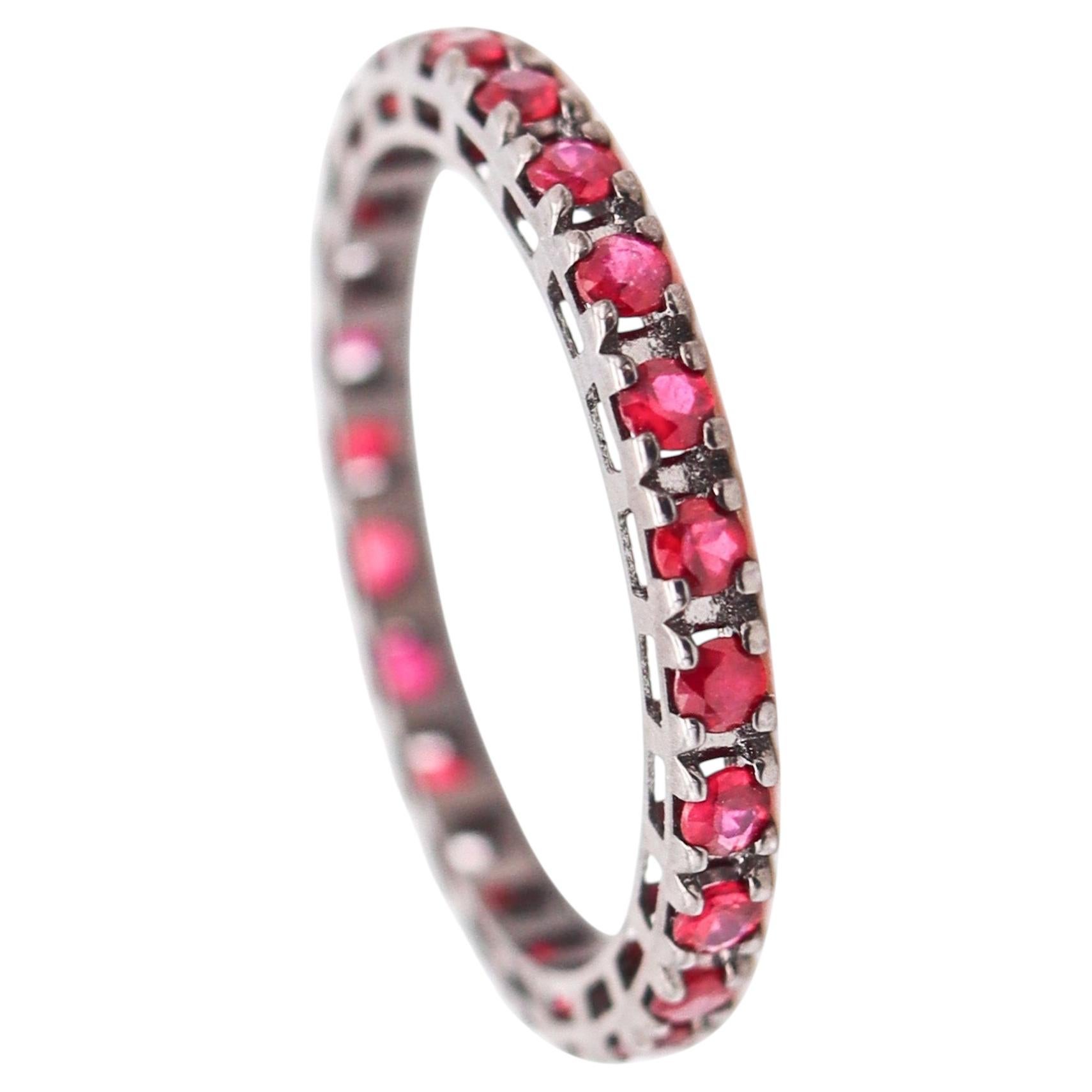 Bague « Eternity » classique CRIERI en or noirci 18 carats et rubis rouges de 0,96 carat