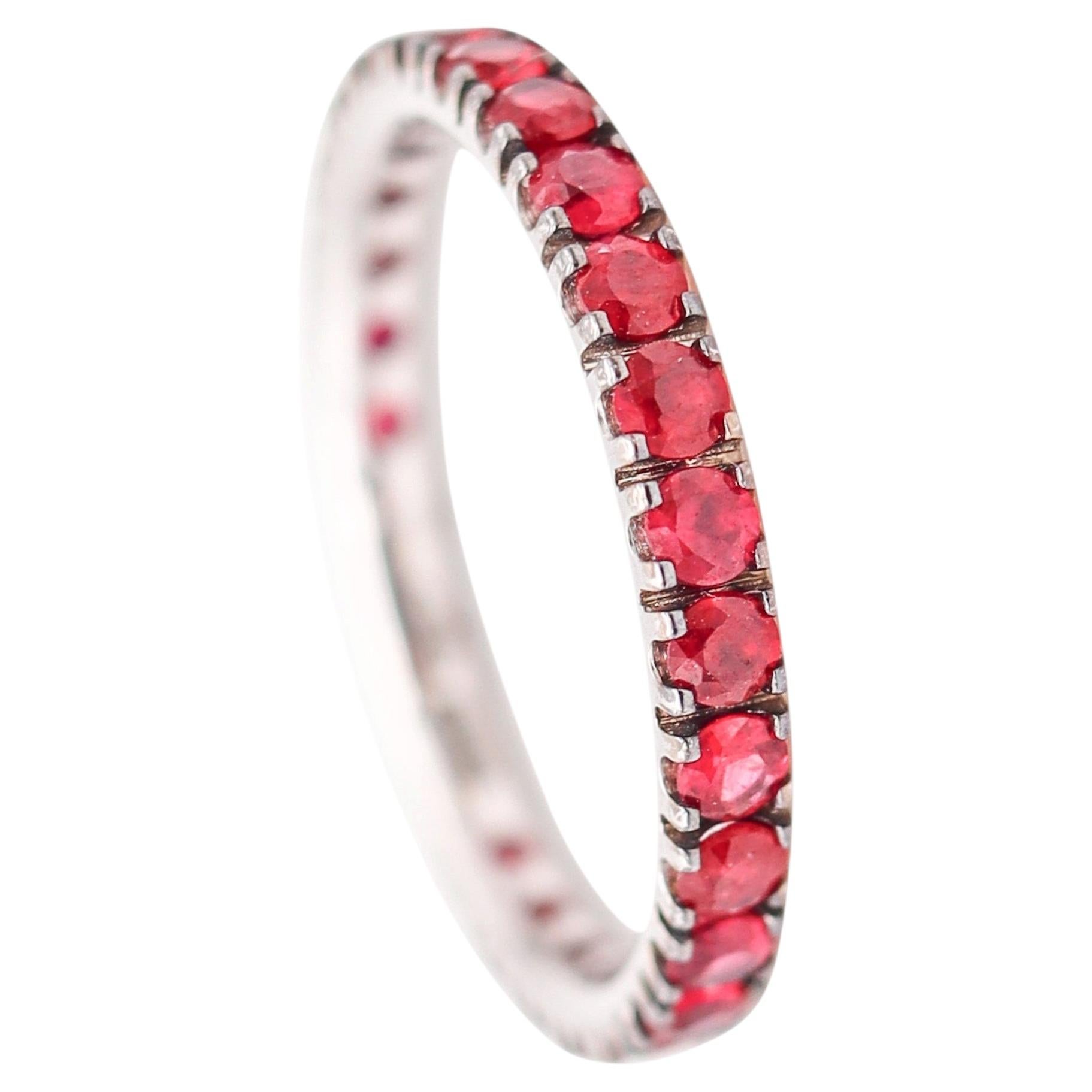 CRIERI Classic Eternity-Ring aus 18-karätigem Weißgold mit roten Rubinen (1,30 Cwt)