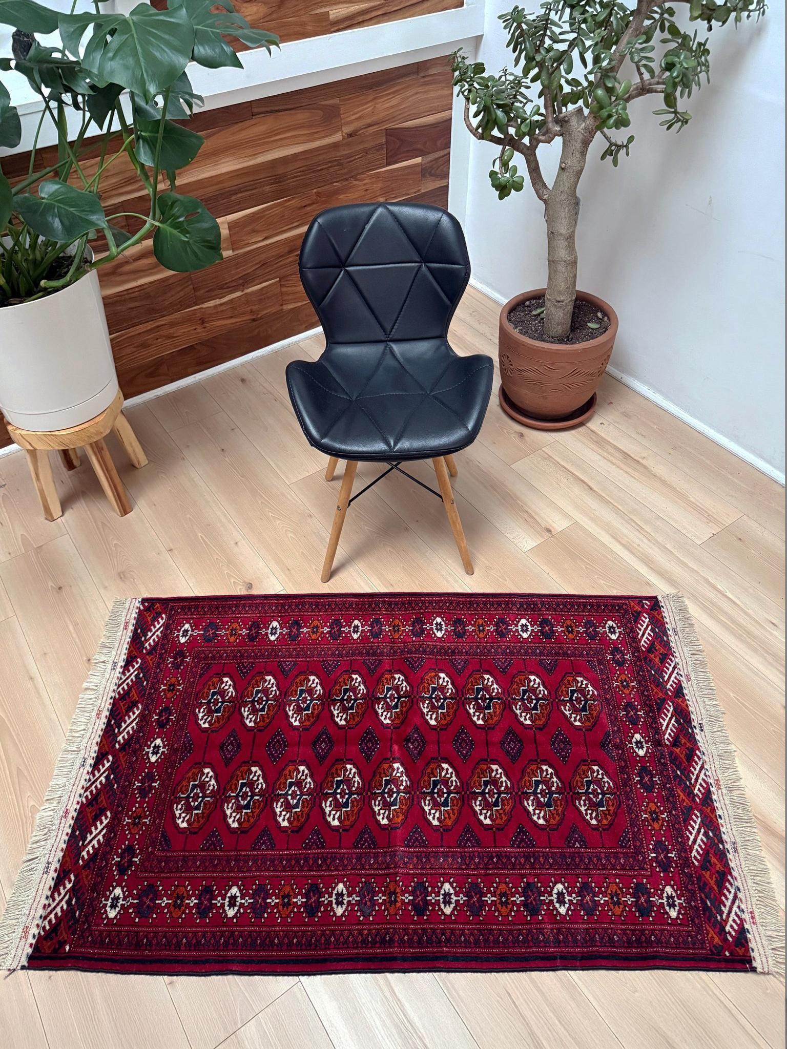 Bohème Rouge cramoisi Boukhara • Tapis turkmène fait main (2'8