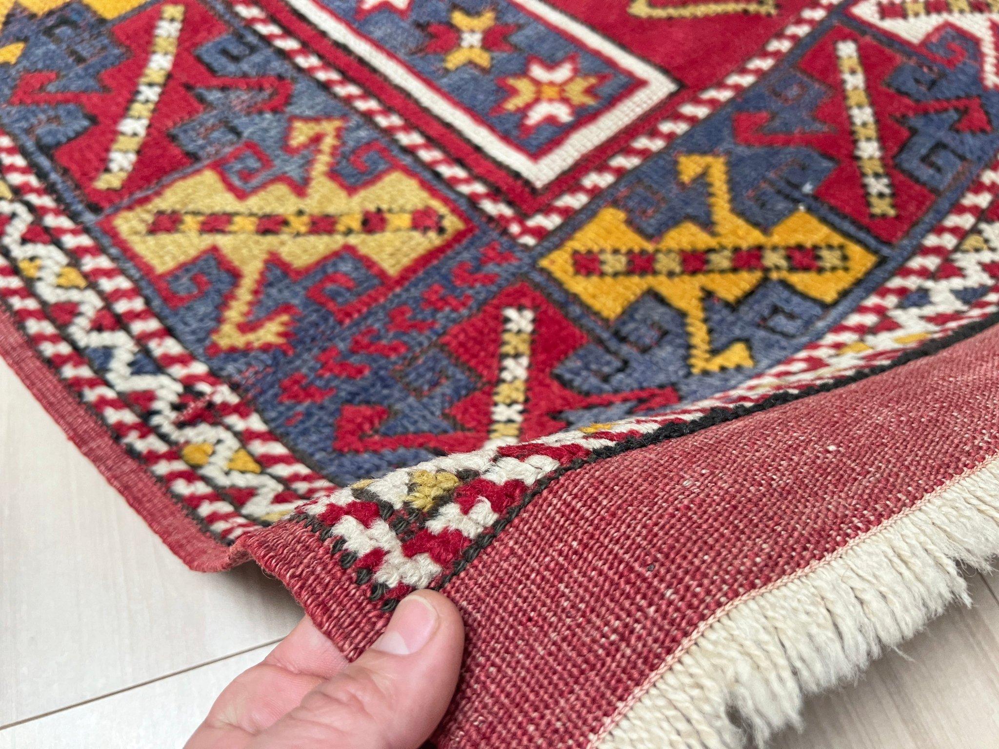 Crimson Red Canakkale • Handmade Vintage Turkish Rug (4'x6') • 1940s Anatolia For Sale 8