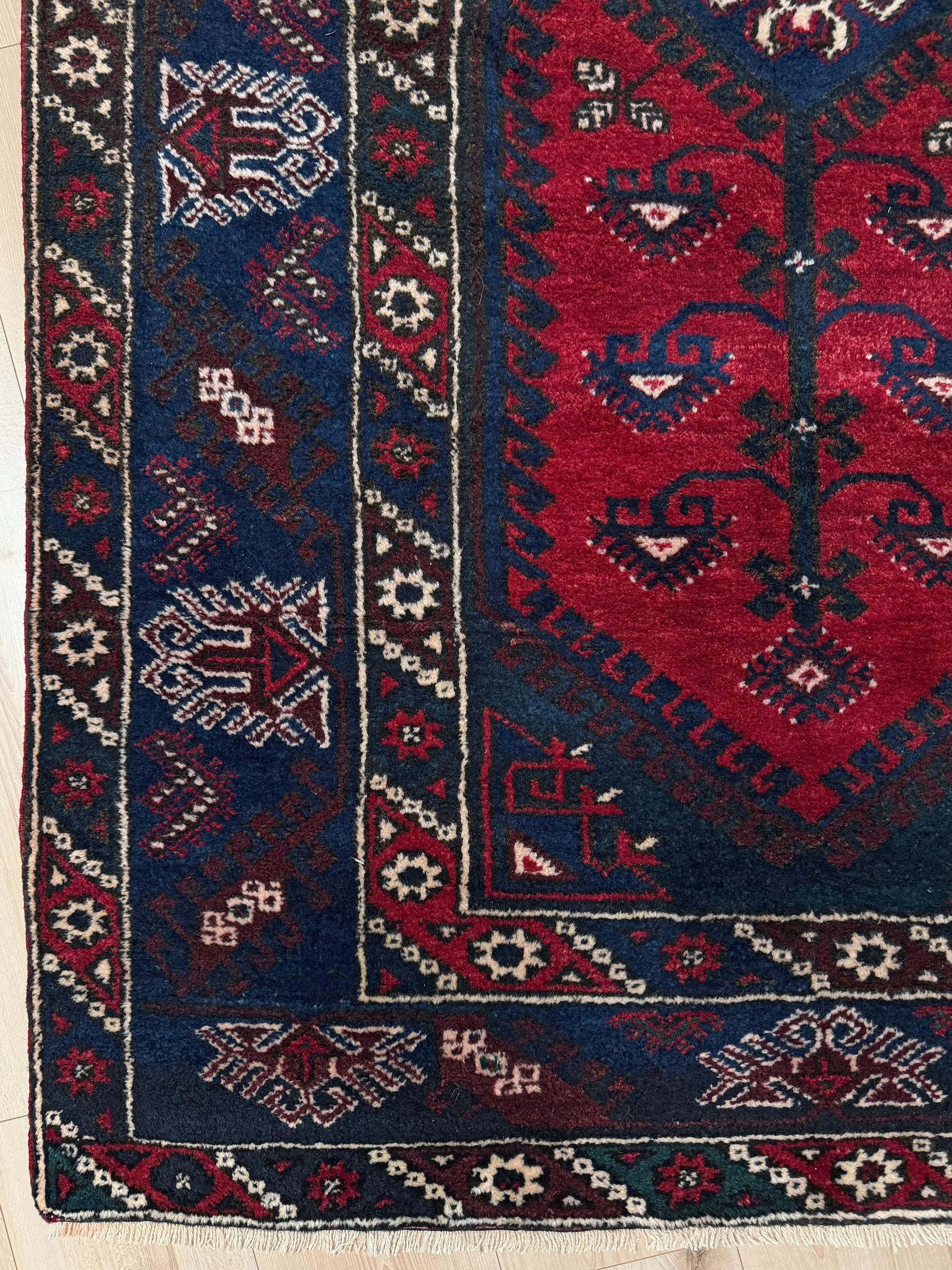 Crimson Red Dosemealti • Handmade Vintage Turkish Rug (4'x7') • 1950s Anatolia in vendita 5