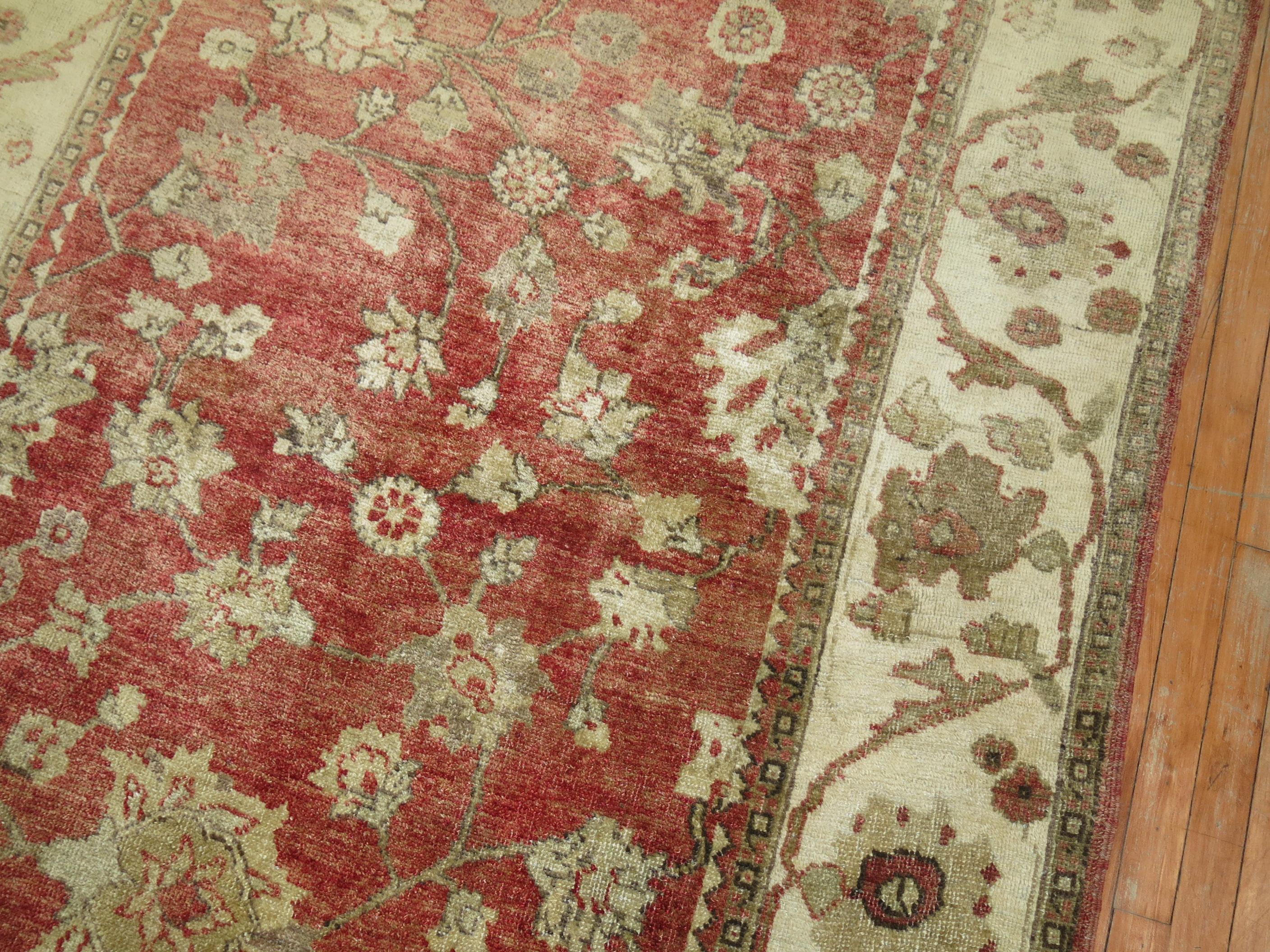 Crimson Roter türkischer Oushak- Foyer-Akzentteppich, 20. Jahrhundert im Angebot 1