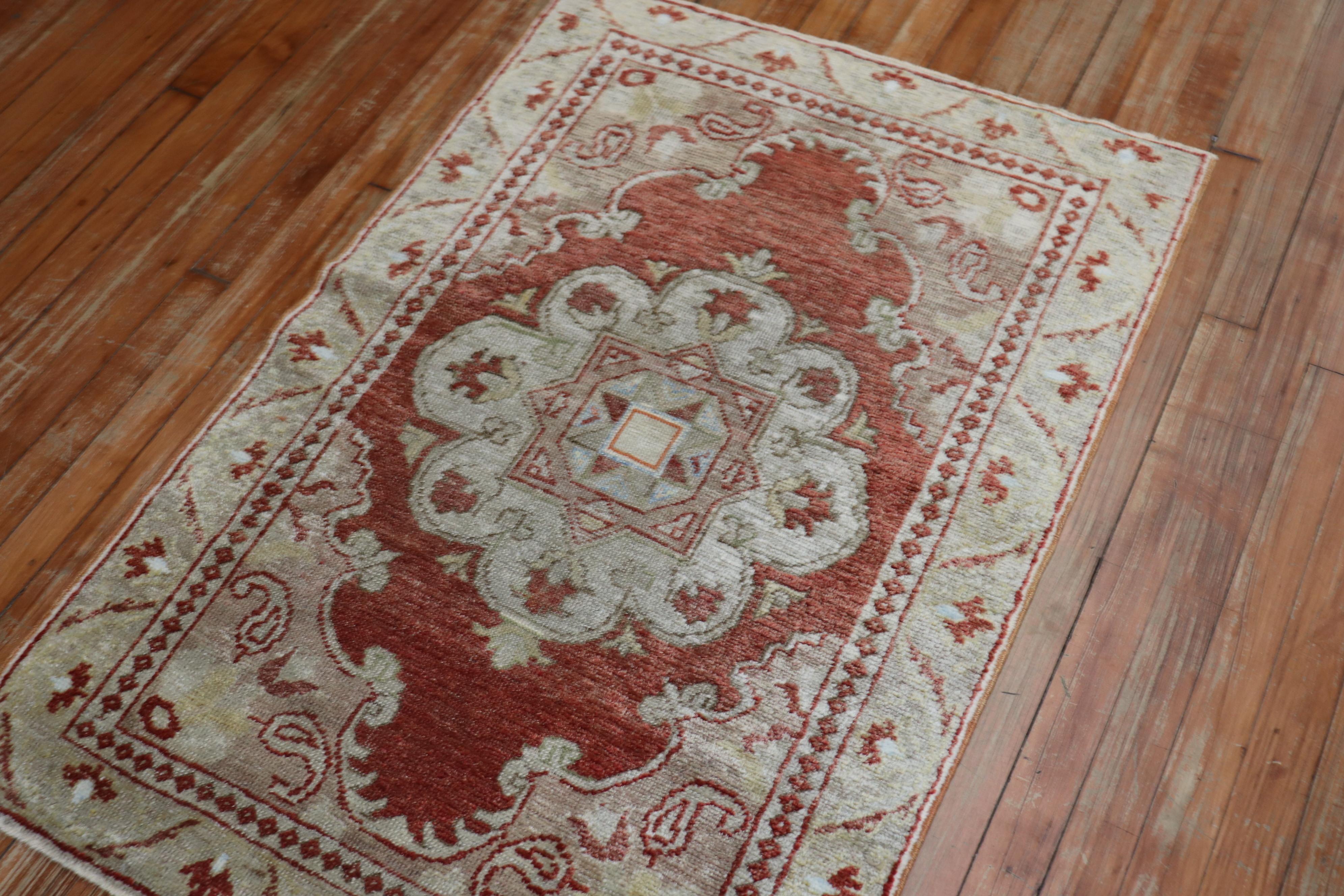 Mid-20th century Turkish rug in crimson red

Size: 2'10