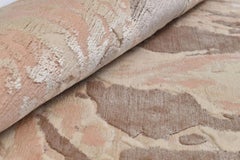 "Crinkled Blush" Contemporary Area Rug in Himalayan Wool and Chinese Silk