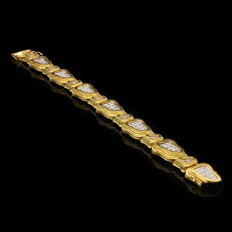 Crinnan Jewelry Pavé Diamond 18 Carat Yellow and White Gold  Link Bracelet In Good Condition In London, GB