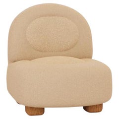 CRIS Accent Chair - Sillón Moderno Suave con Base de Chapa de Madera