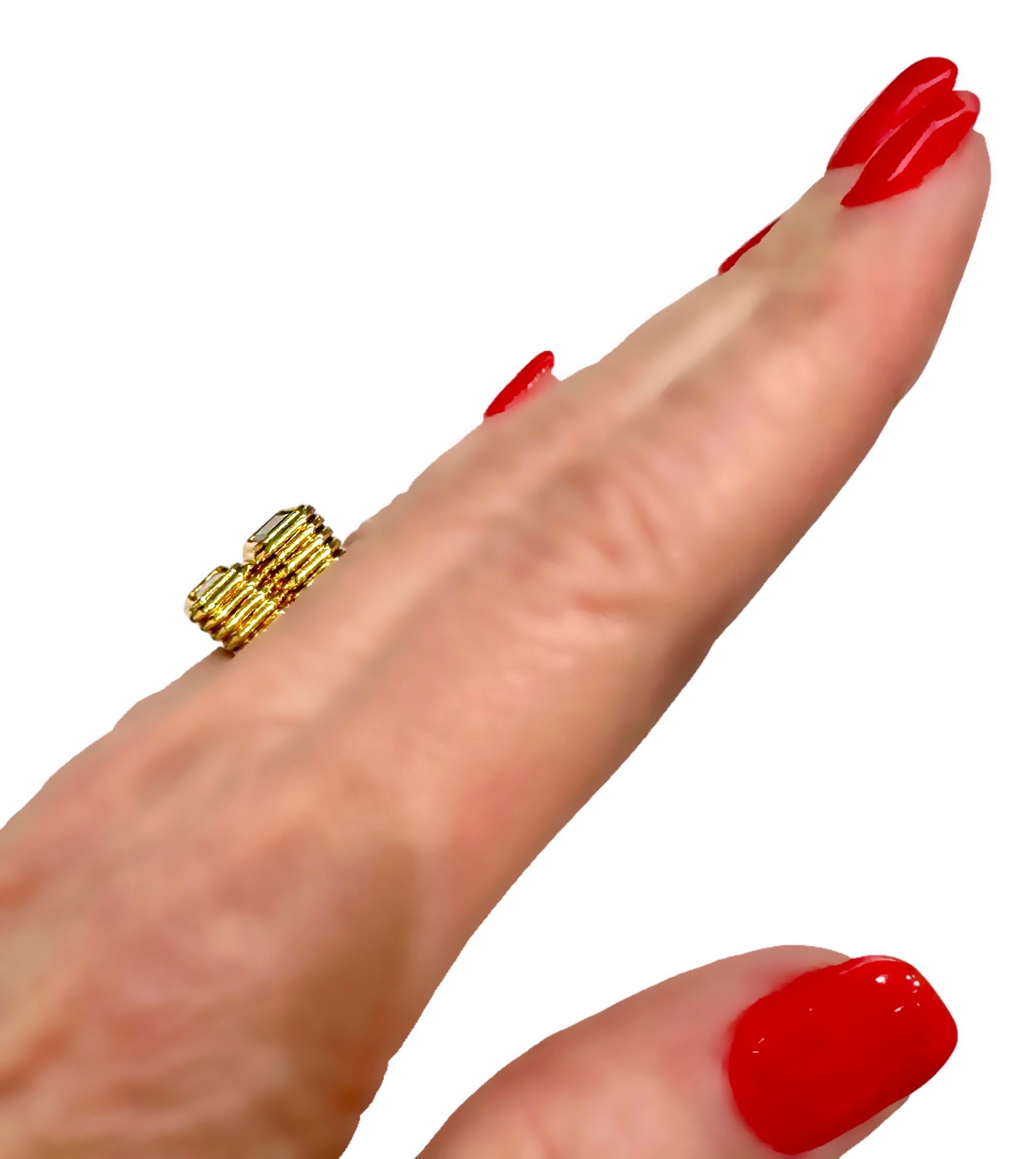 Crisp 18K Yellow Gold Fluted and Stacked Green & Golden Tourmaline Ring For Sale 8