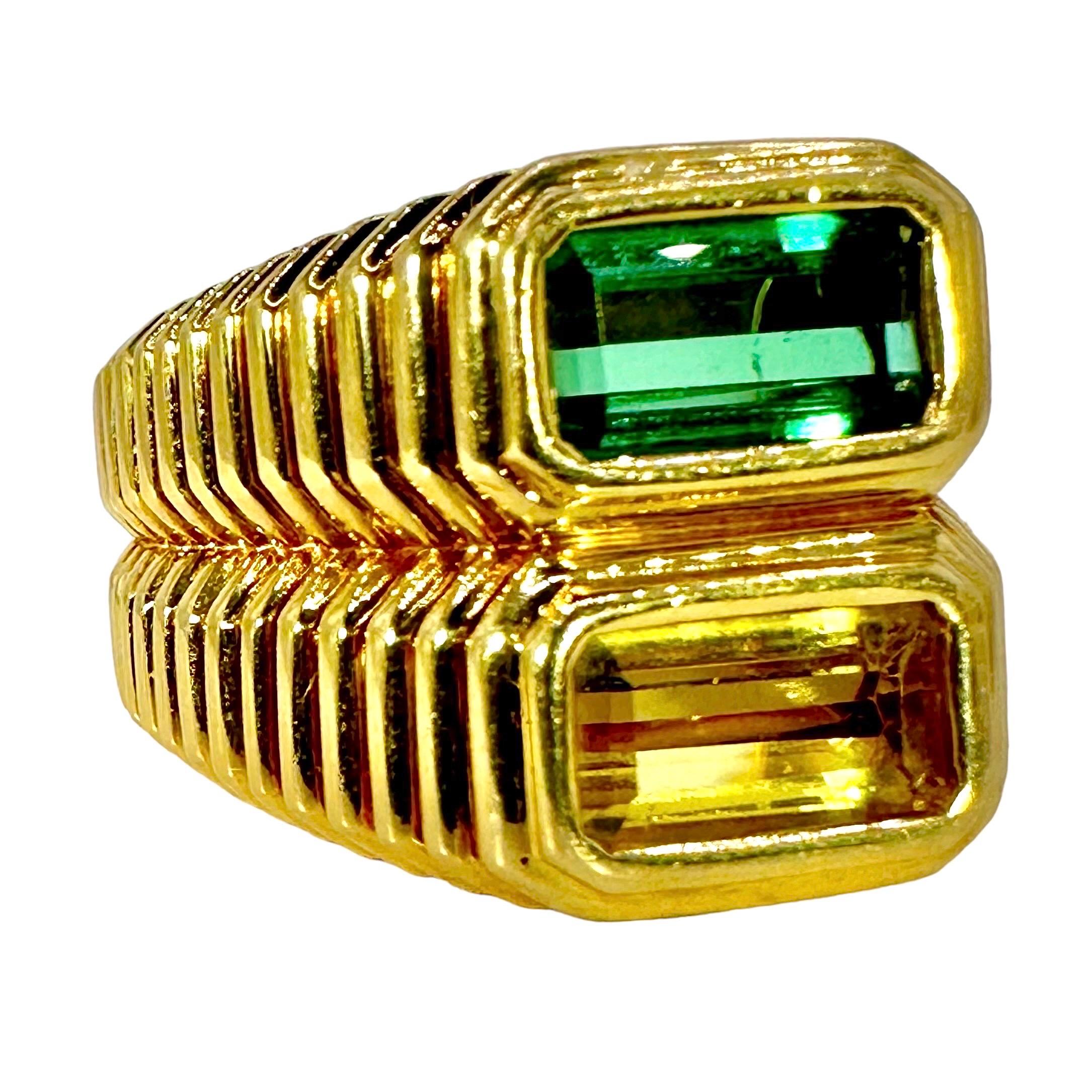 Women's or Men's Crisp 18K Yellow Gold Fluted and Stacked Green & Golden Tourmaline Ring For Sale