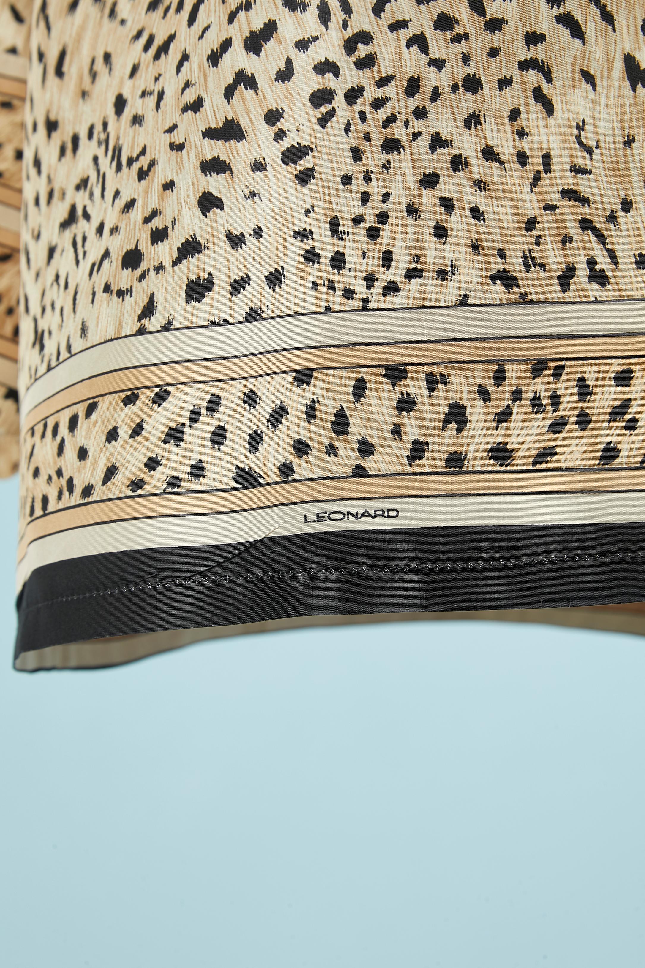 Women's Crisp silk leopard printed chemise with gold metal flower button Leonard Fashion For Sale
