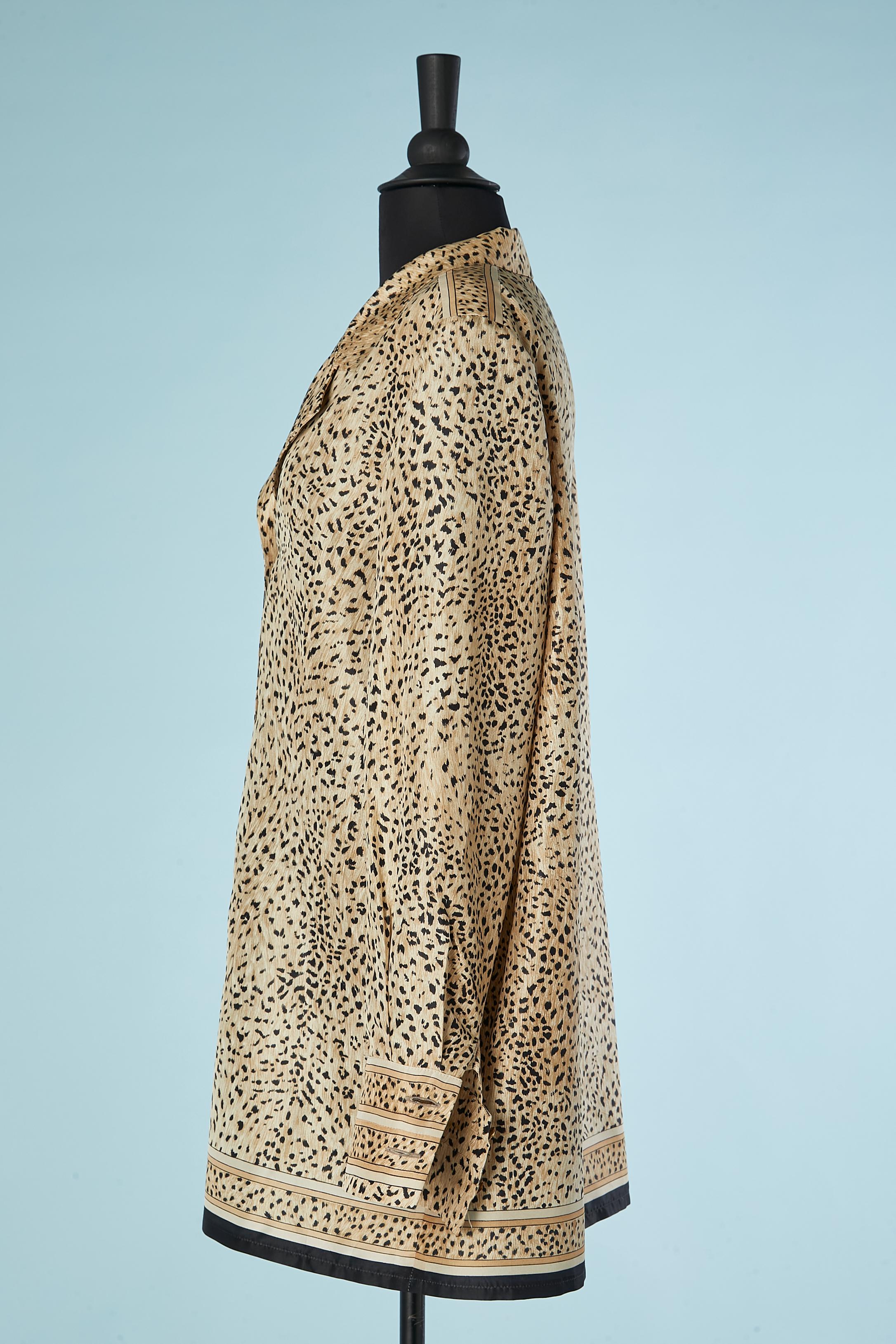 Crisp silk leopard printed chemise with gold metal flower button Leonard Fashion For Sale 1