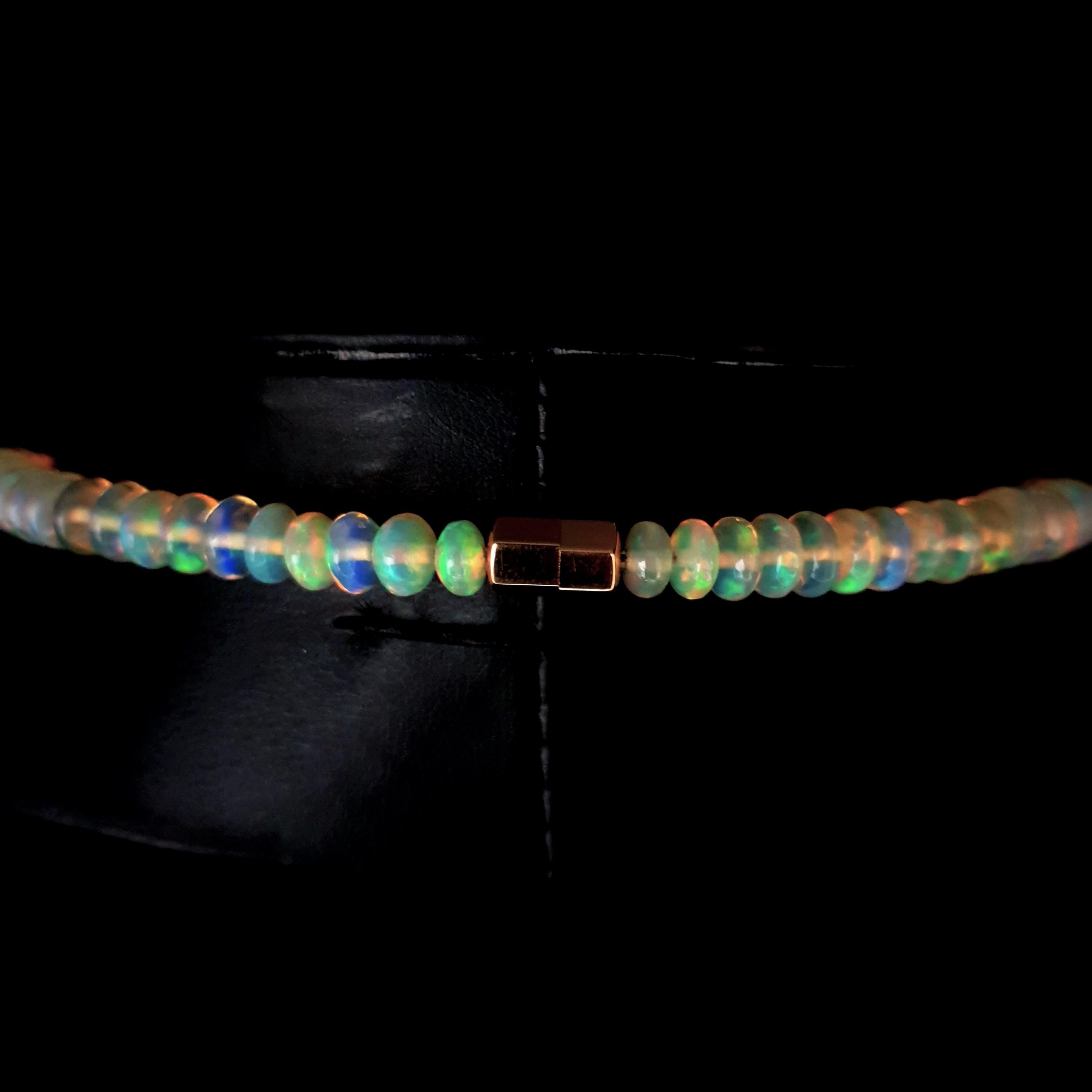 Crispy Sparkling Opal Halskette mit 18 Karat Roségold im Zustand „Neu“ im Angebot in Kirschweiler, DE