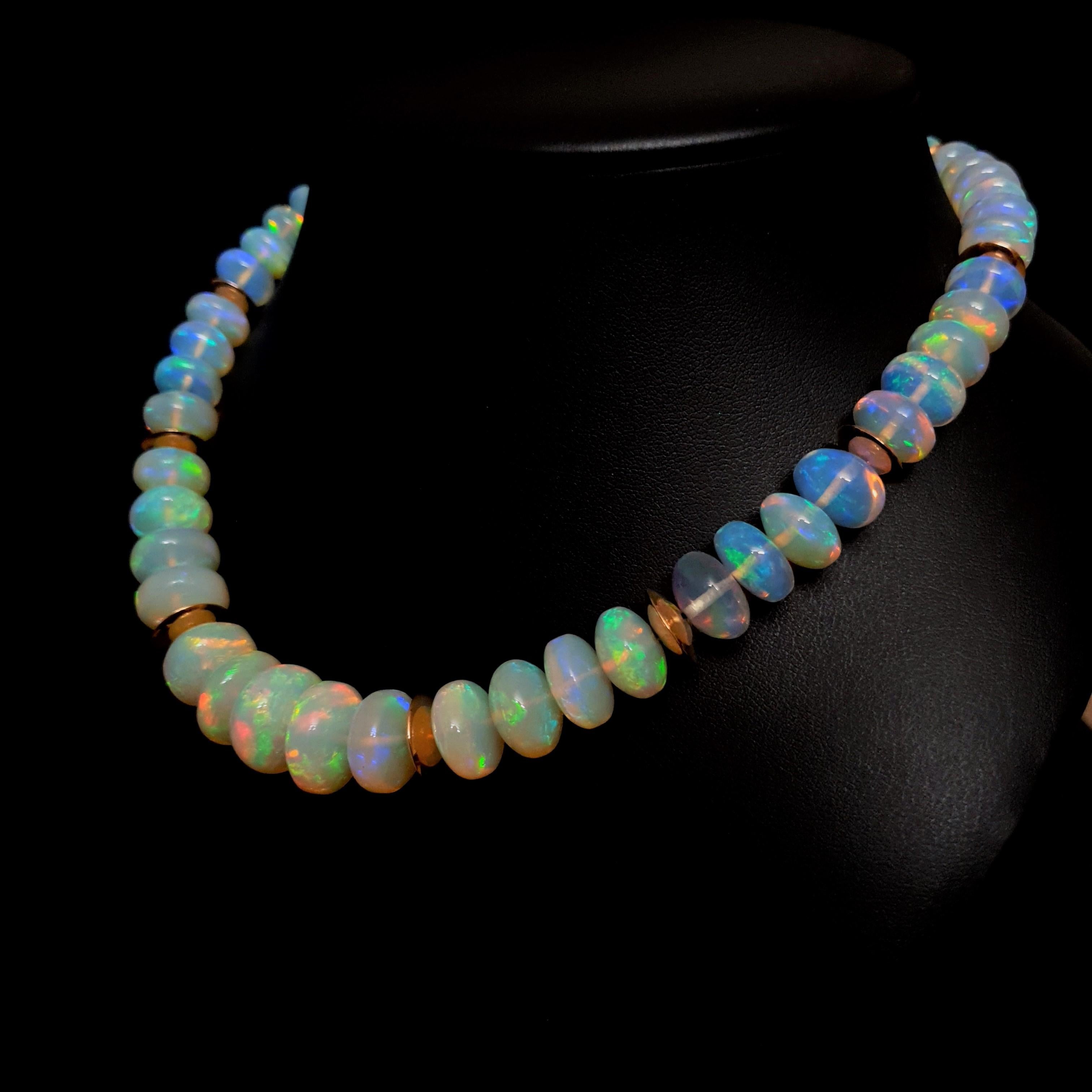 Crispy Sparkling Opal Rondel Perlenkette mit 18 Karat Roségold, großformatig (Arts and Crafts) im Angebot