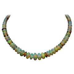 Collana di perline in oro rosa 18 carati con opale scintillante croccante e perlina, verdognola