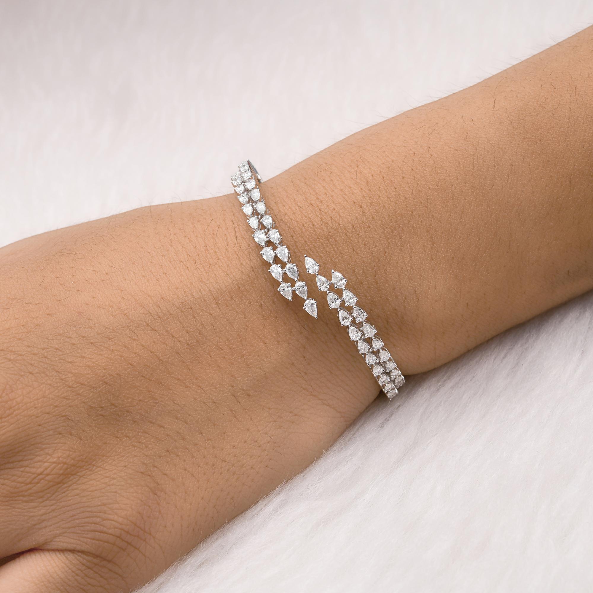 Bracelet manchette de fiançailles en or blanc 18K avec croix croisée 3,08 carats de diamant naturel en vente 3