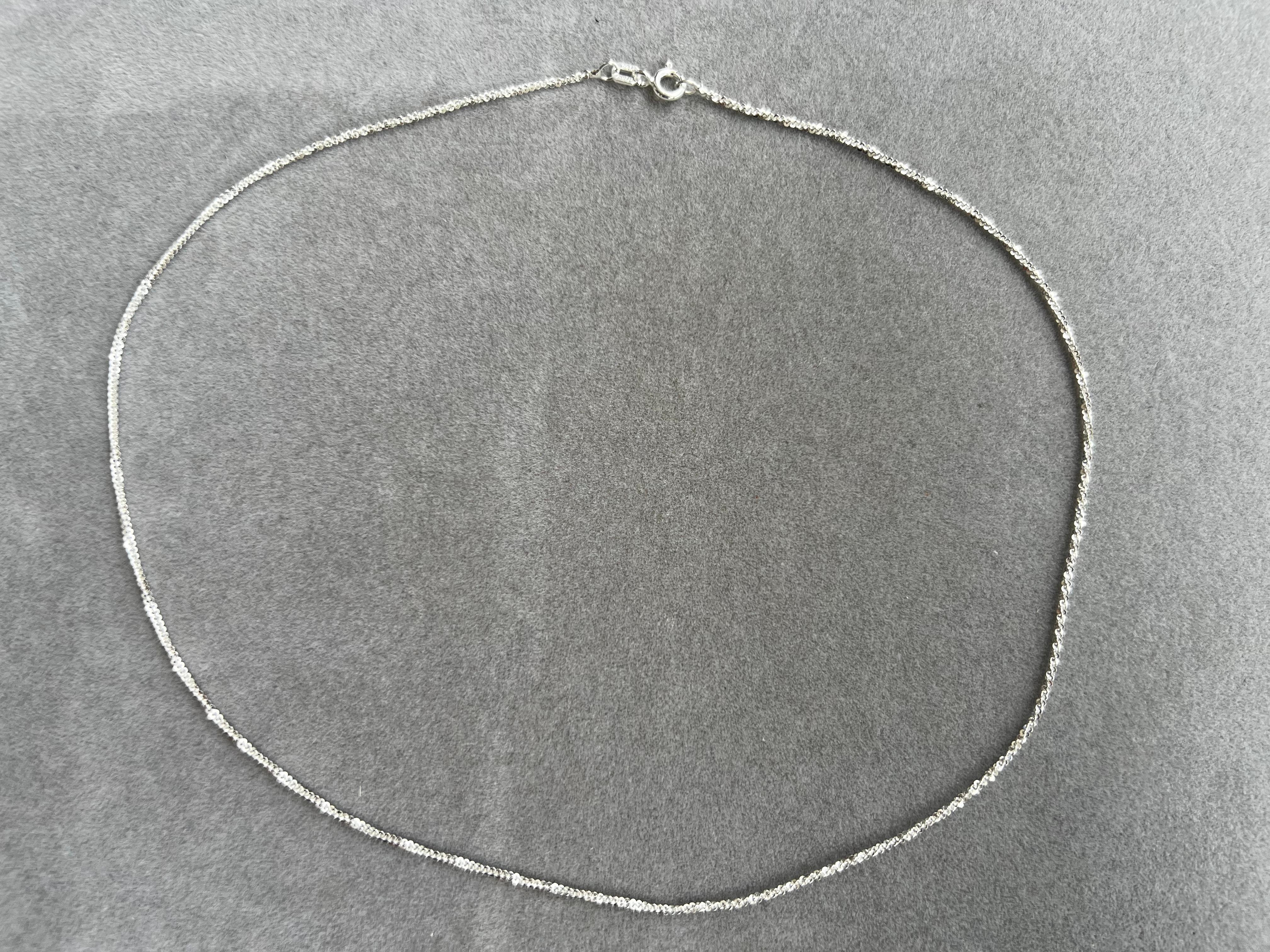 Criss Cross CrissCross Fancy Thin Dainty Link 925 Sterling Silver Chain Necklace For Sale 7