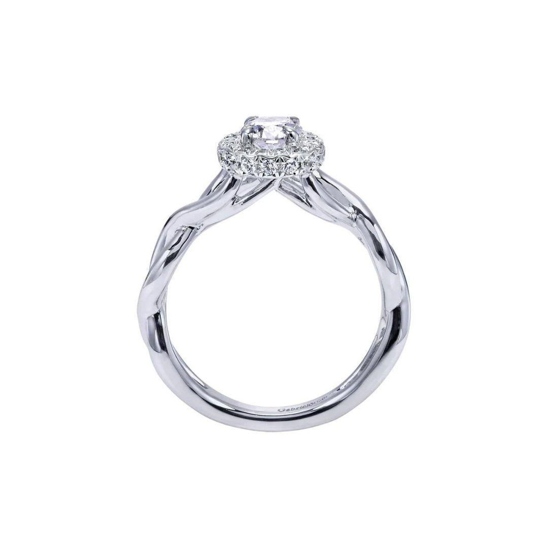 Criss Cross Diamond Halo Engagement Ring In New Condition For Sale In Stamford, CT