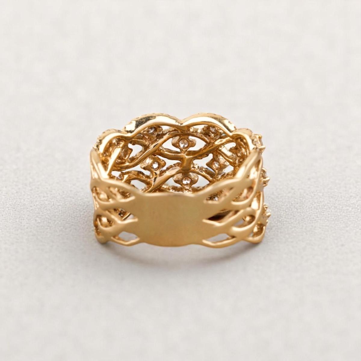 Criss Cross Diamond Ring in 14K Solid Gold (Certified) In New Condition For Sale In New Delhi, DL