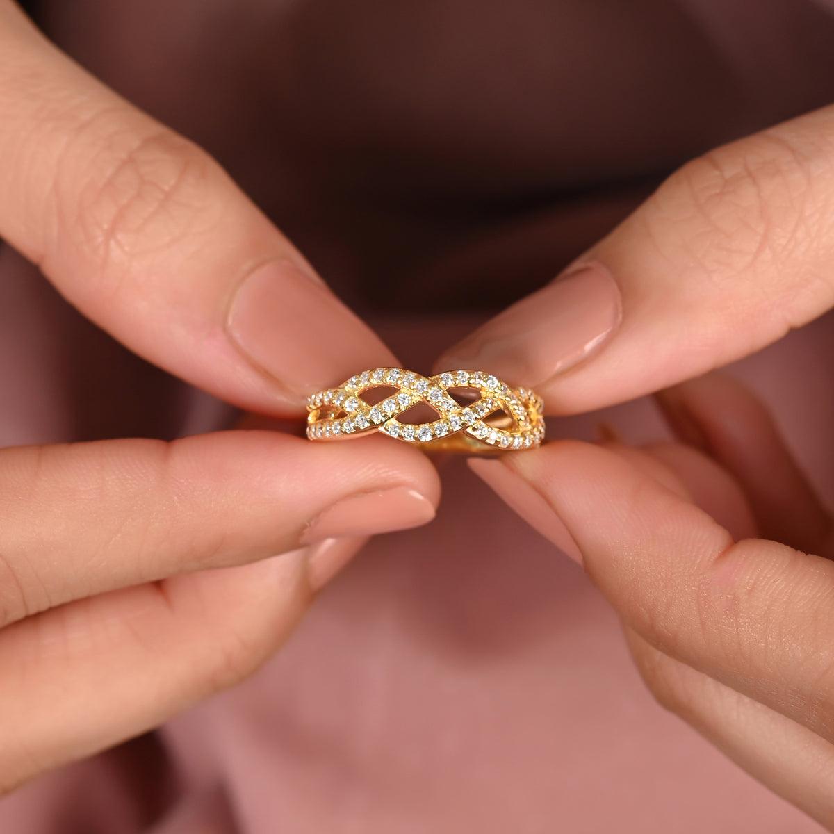 Art Déco Anello nuziale Criss Cross alla Moissanite in argento 925 per lei. in vendita