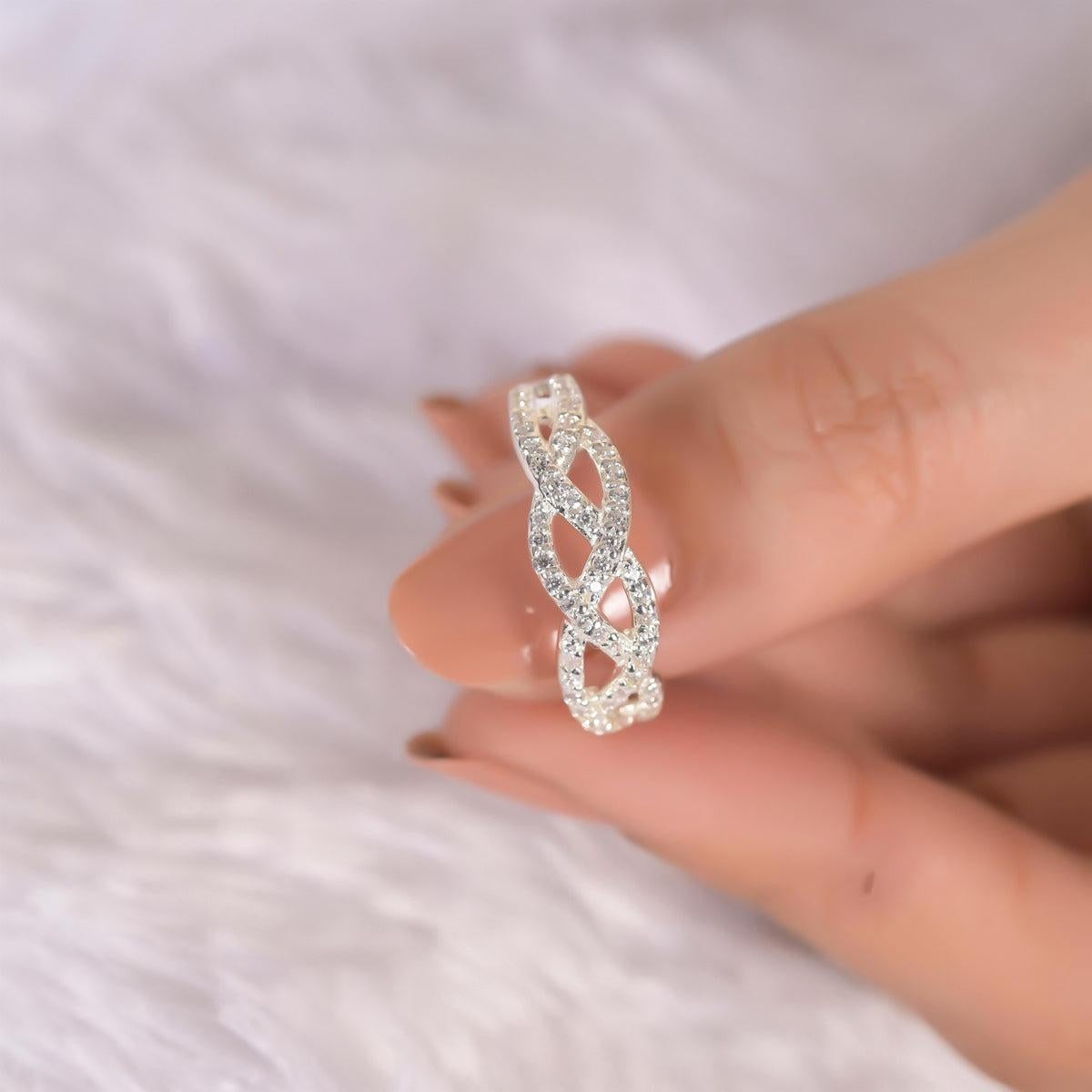 da uomo o donna Anello nuziale Criss Cross alla Moissanite in argento 925 per lei. in vendita