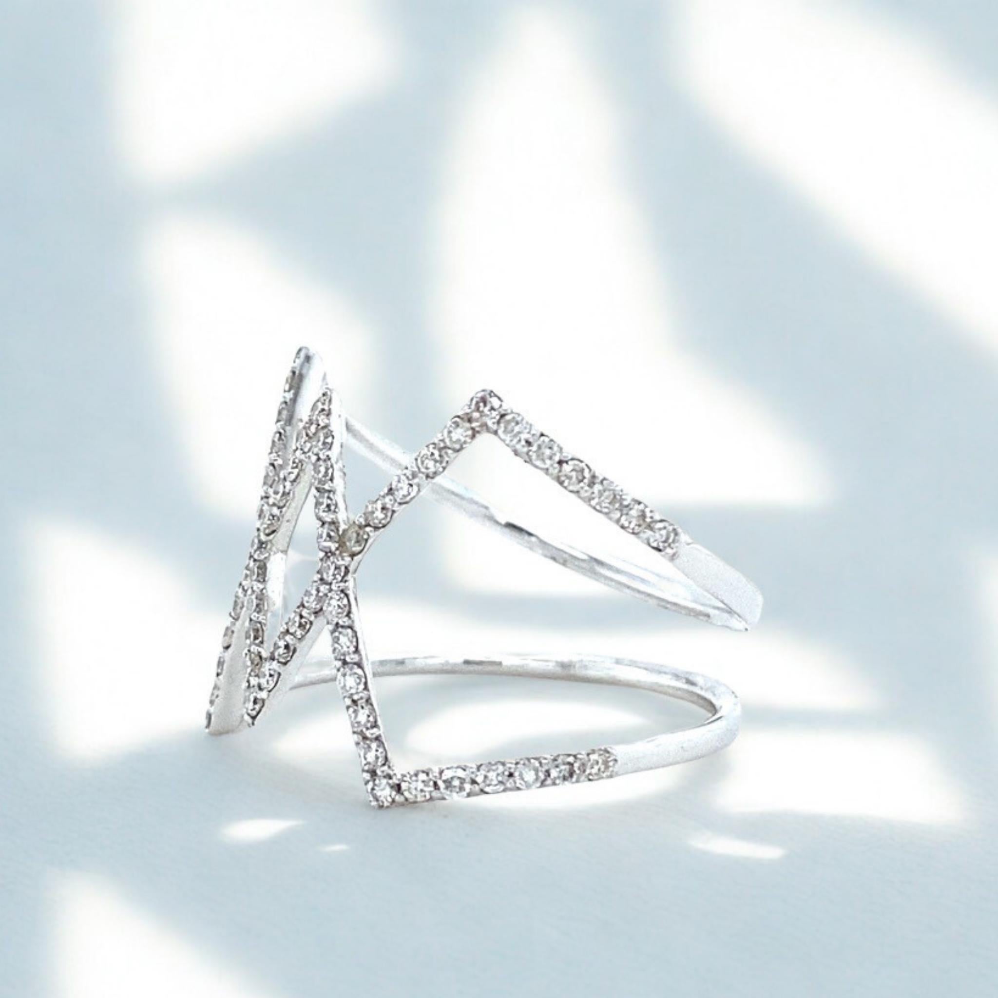 De las mujeres Anillo de diamantes naturales en cruz de oro macizo de 14k (certificado) en venta