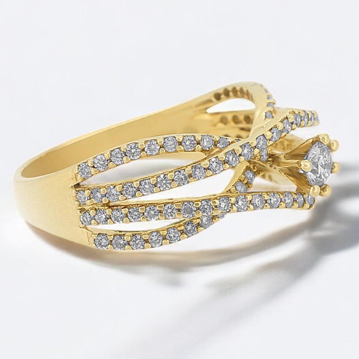 Criss Cross Natural Solitaire Engagement Ring in 14k Solid Gold (Certified) en Nuevo estado para la venta en New Delhi, DL