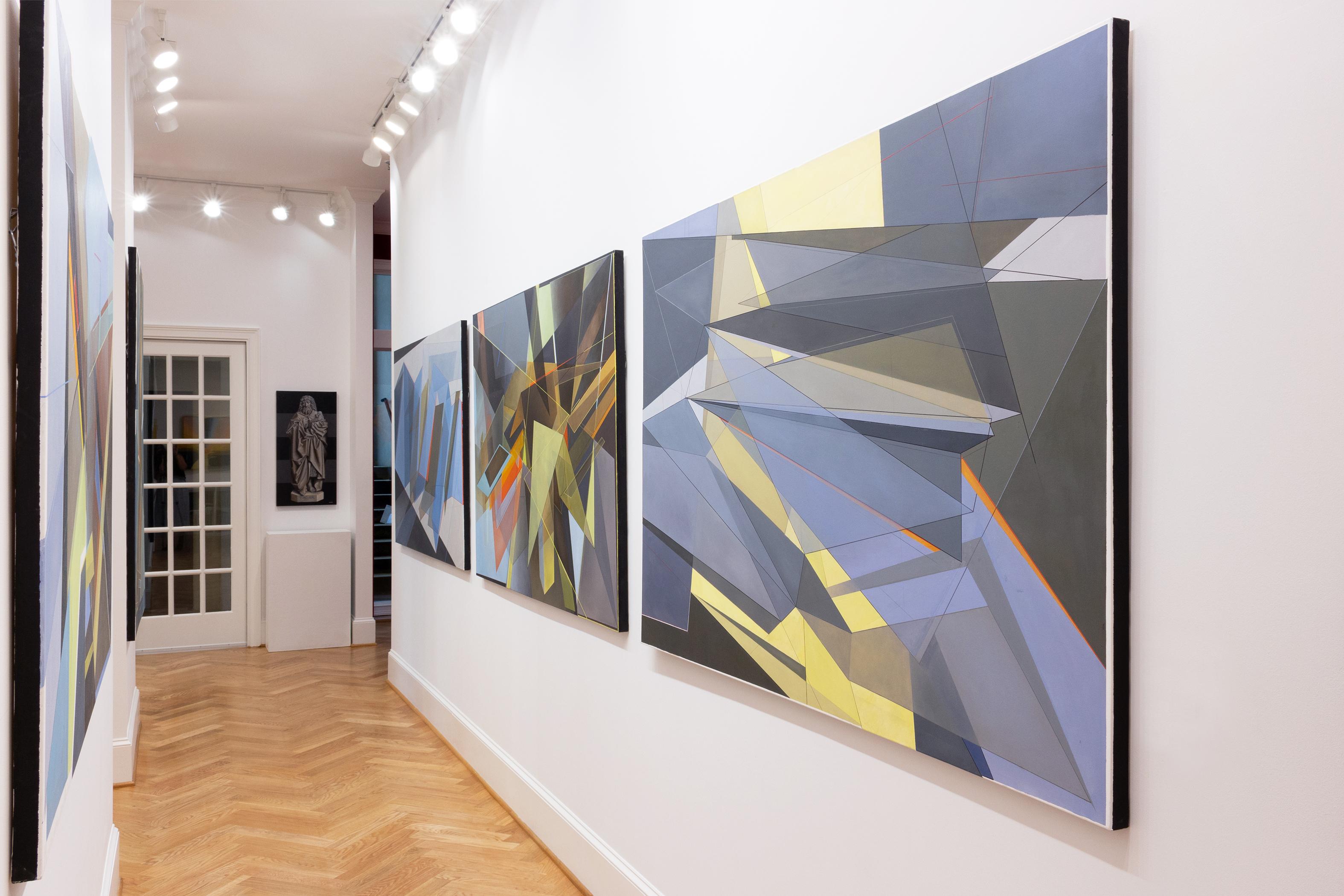 Questo quadro astratto geometrico su tela di grandi dimensioni presenta sfumature di blu, giallo, arancione e grigio. 

Criss Mills è un artista e architetto che lavora nello spazio tra le due discipline. I recenti dipinti di Criss sconvolgono i