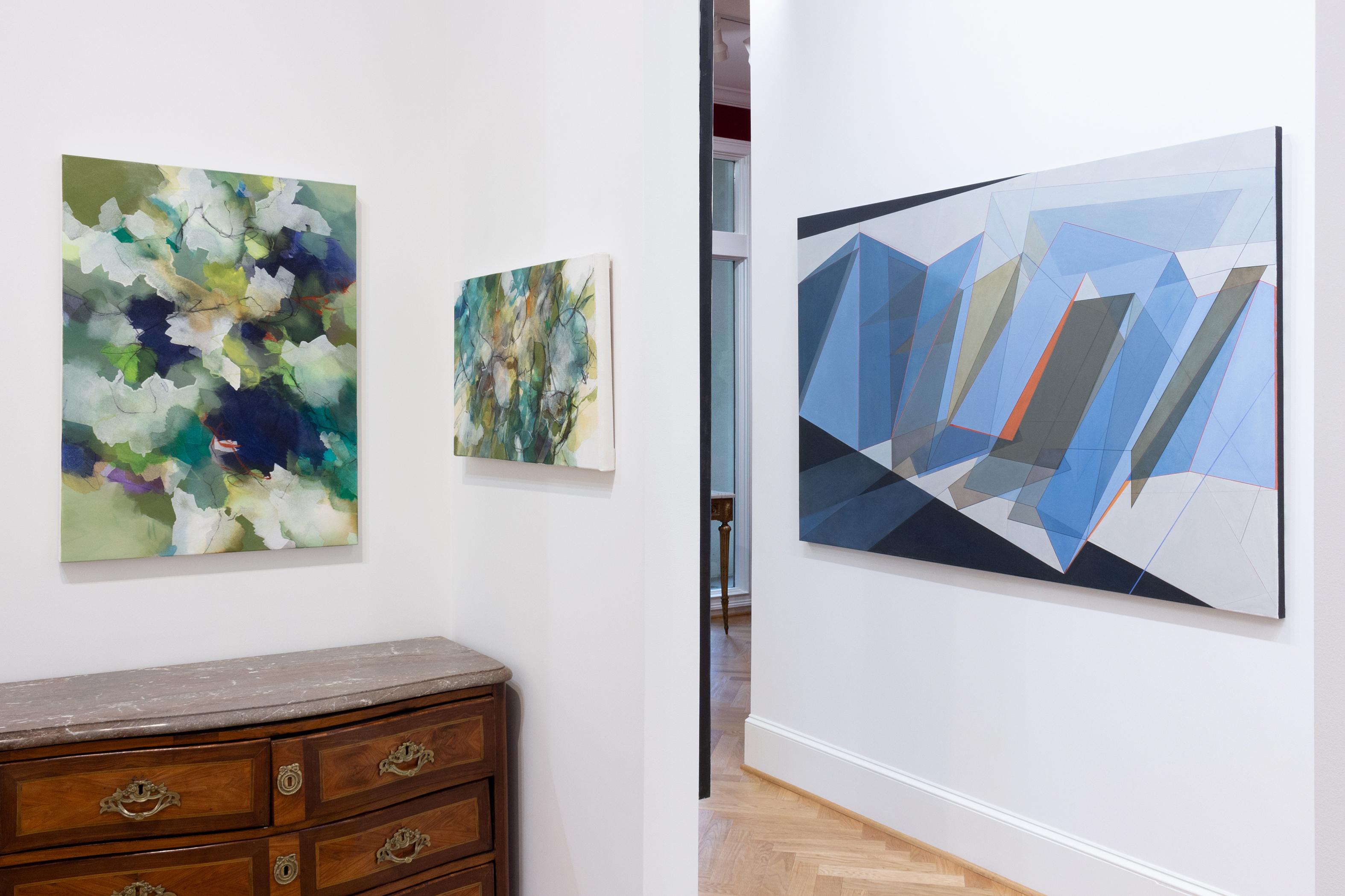 'Tango Blue' - quadro astratto geometrico, blu, architettonico - Abstract Painting Grigio di Criss Mills