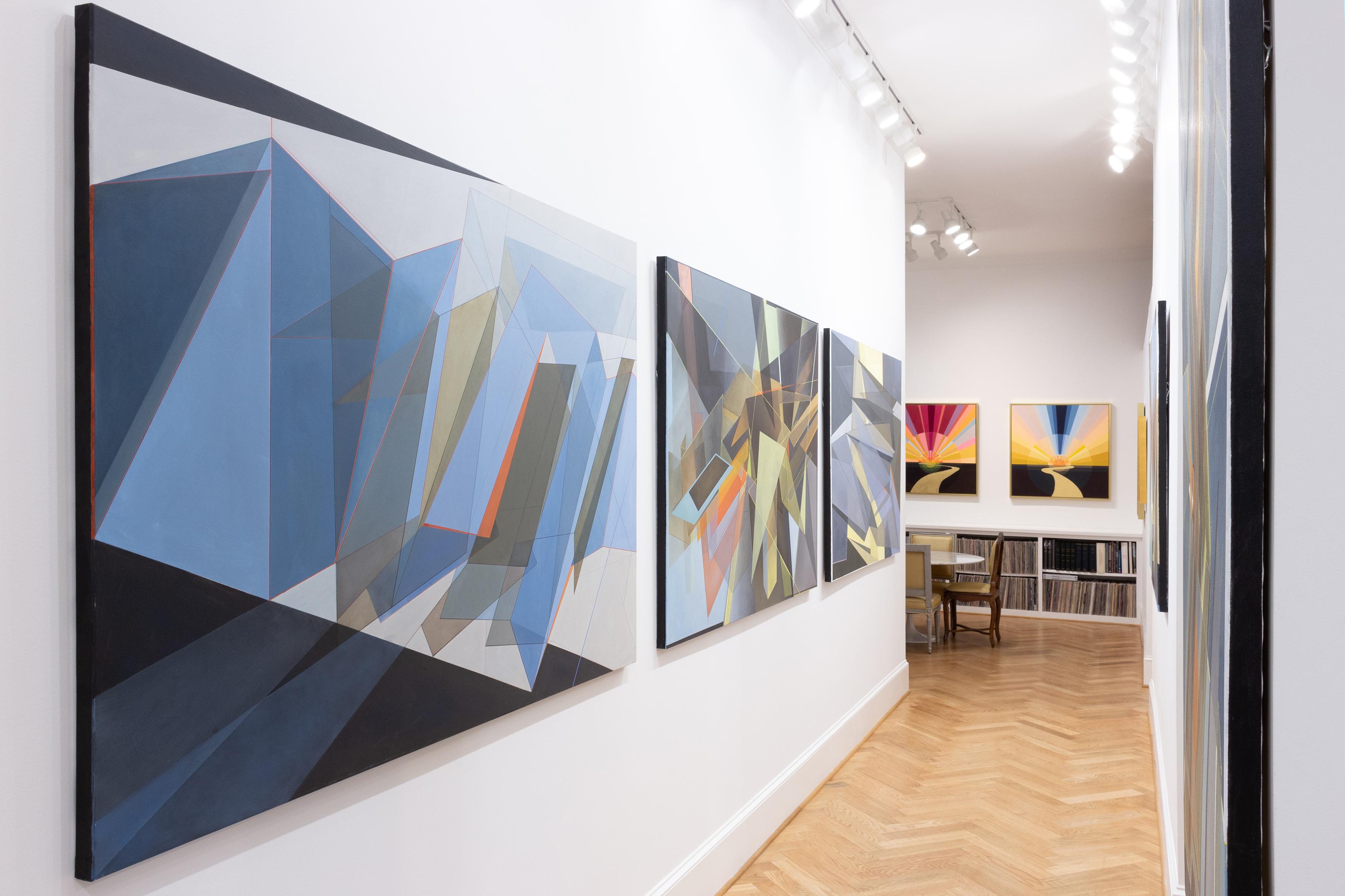 Questo dipinto astratto geometrico su tela di grandi dimensioni presenta sfumature di blu, rosso-arancio e grigio.

Criss Mills è un artista e architetto che lavora nello spazio tra le due discipline. I recenti dipinti di Criss sconvolgono i nostri
