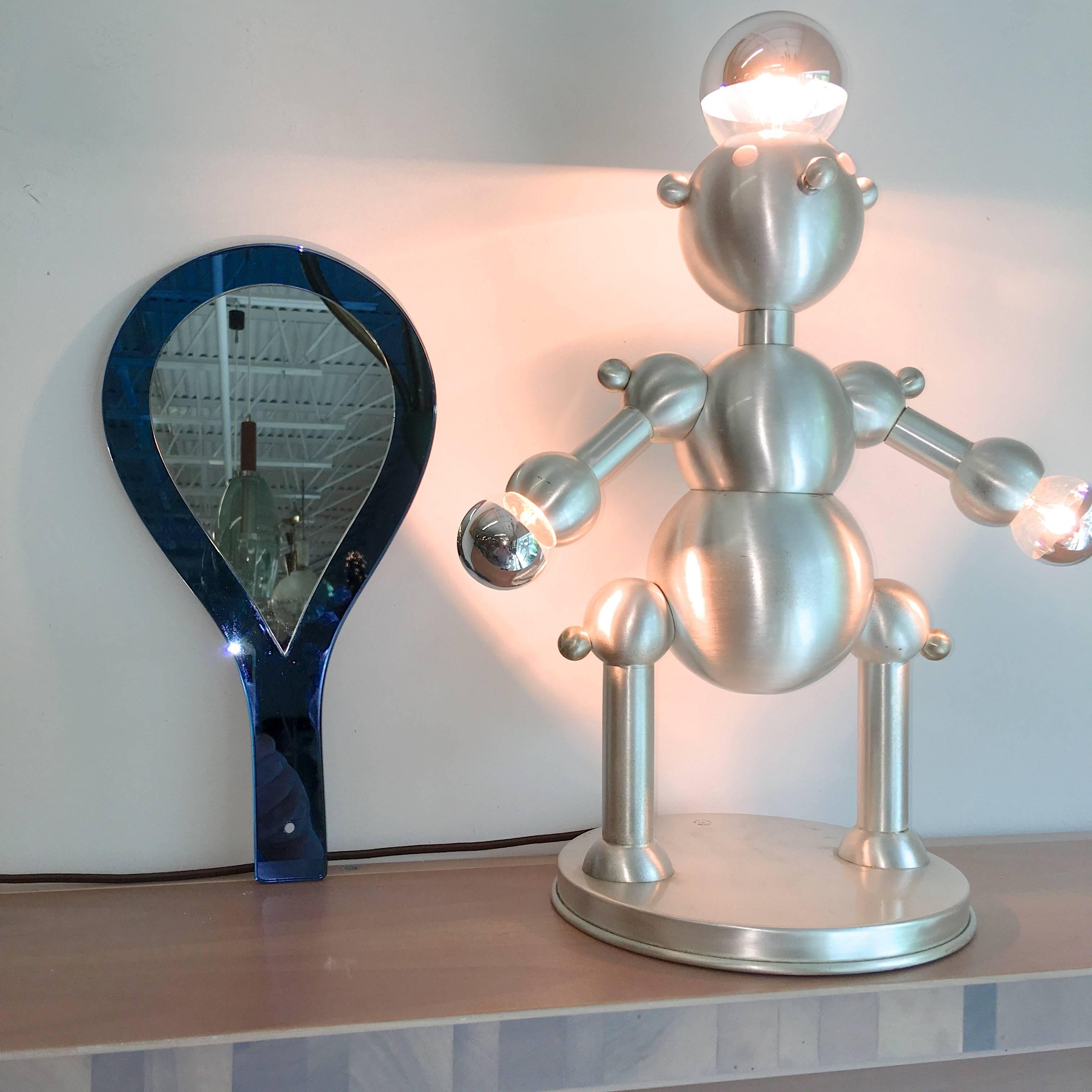Miroir en verre bleu de Cristal Art, maintenu à la main en vente 8