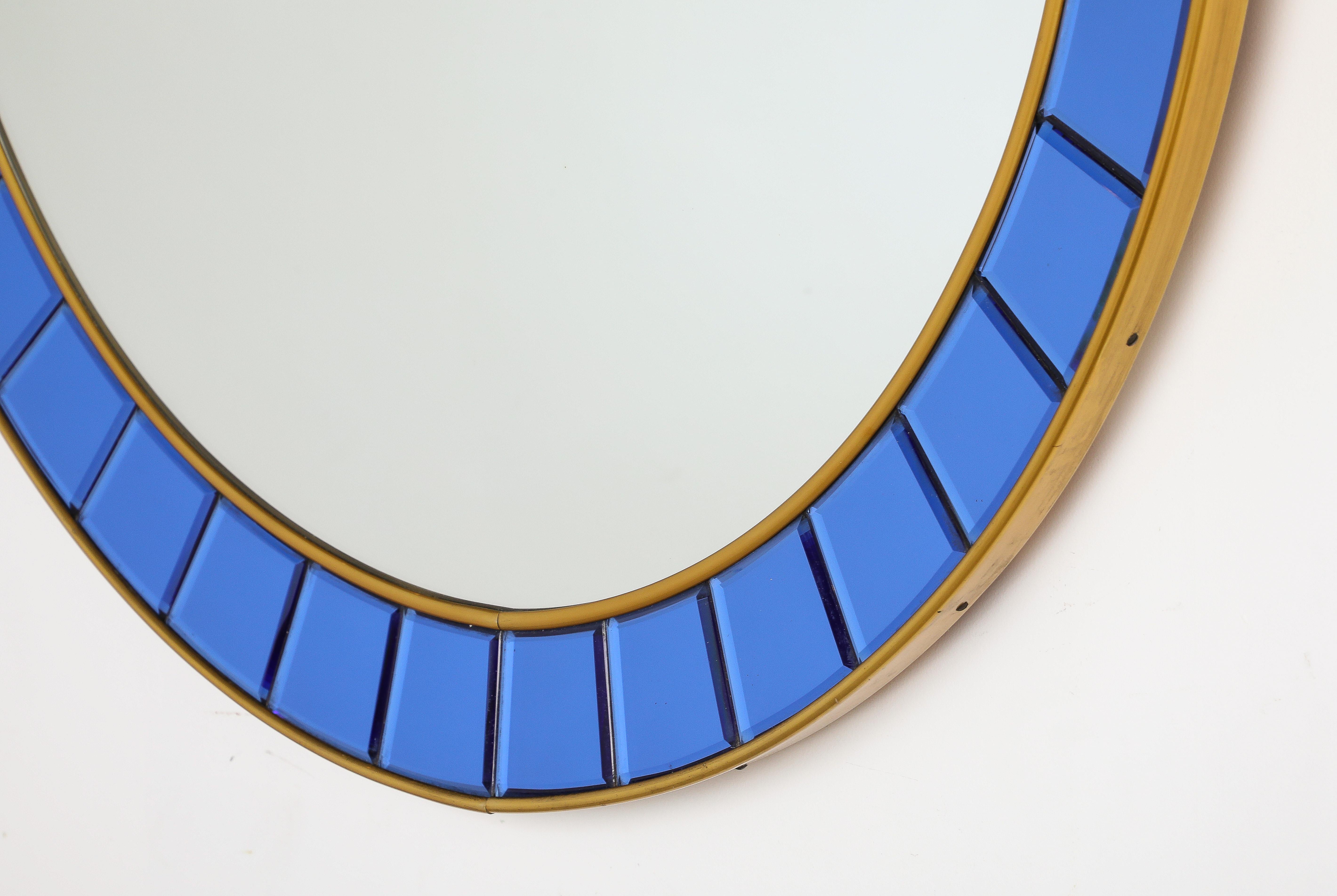 Cristal Art Circular Blue Wall Mirror No. 2679, Turin, Italy, circa 1950's  In Good Condition For Sale In New York, NY