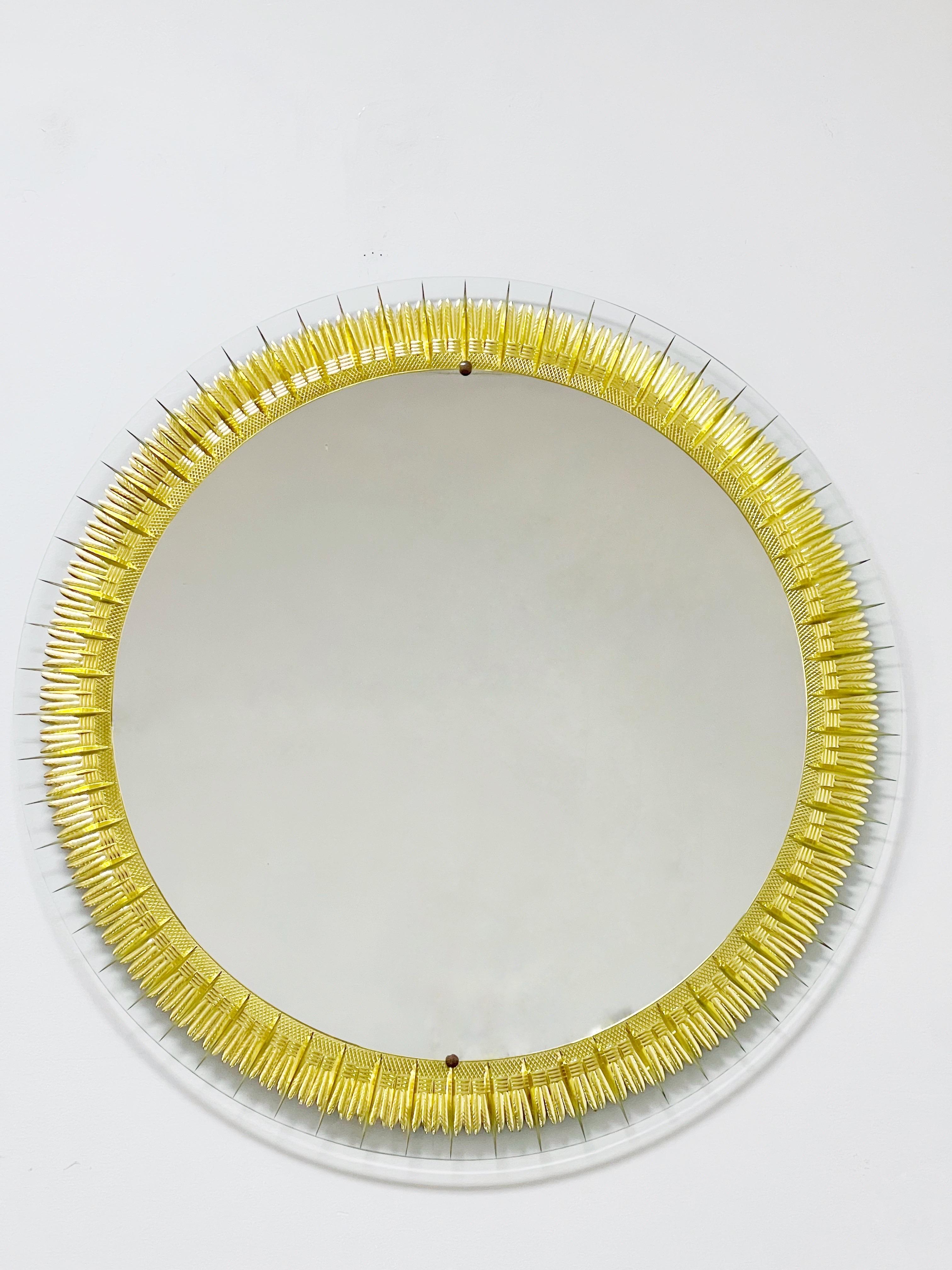 specchio rotondo tagliato