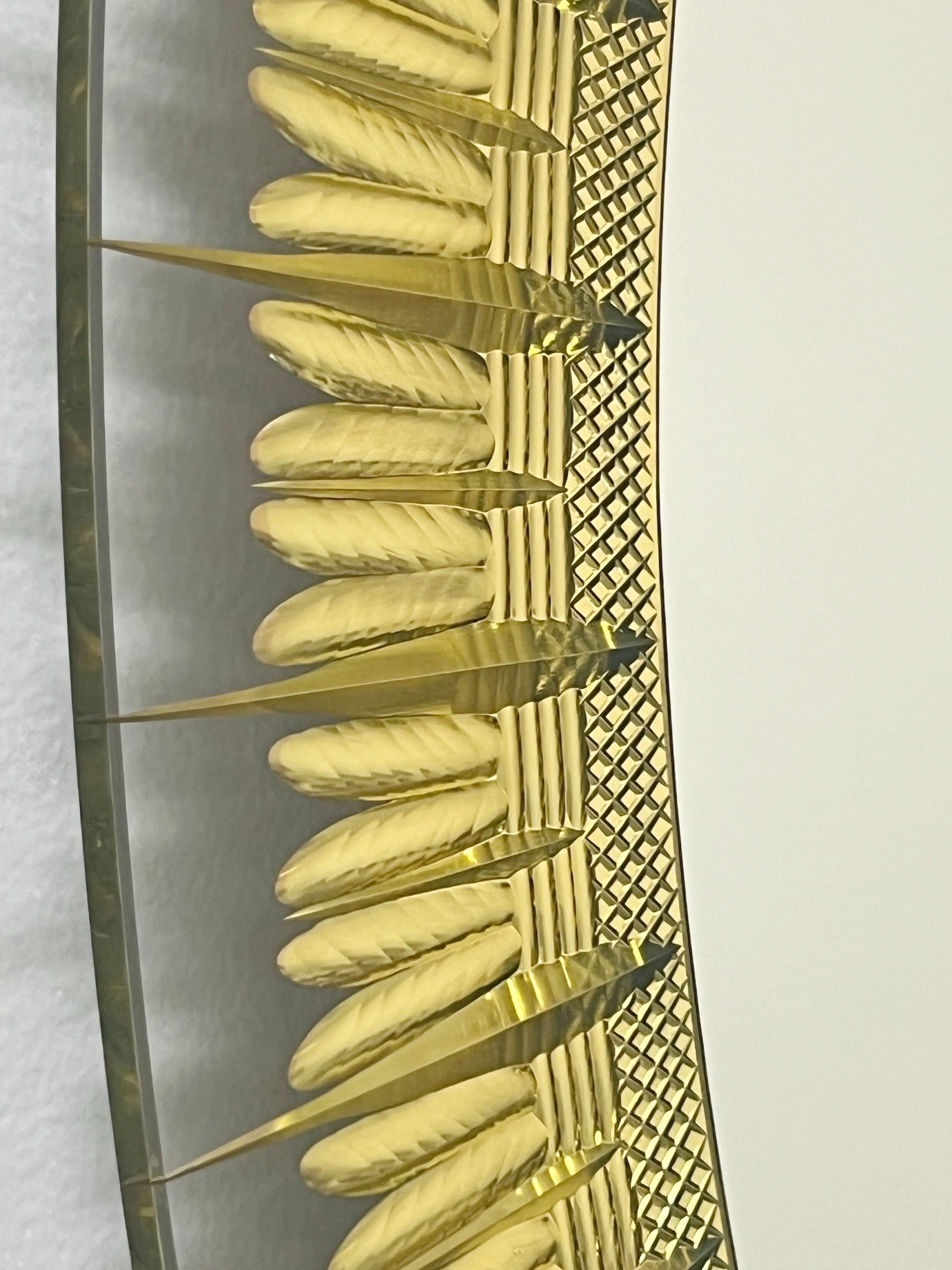 Vetro artistico Specchio moderno rotondo tagliato e dorato Crystal Arte, anni '50 in vendita