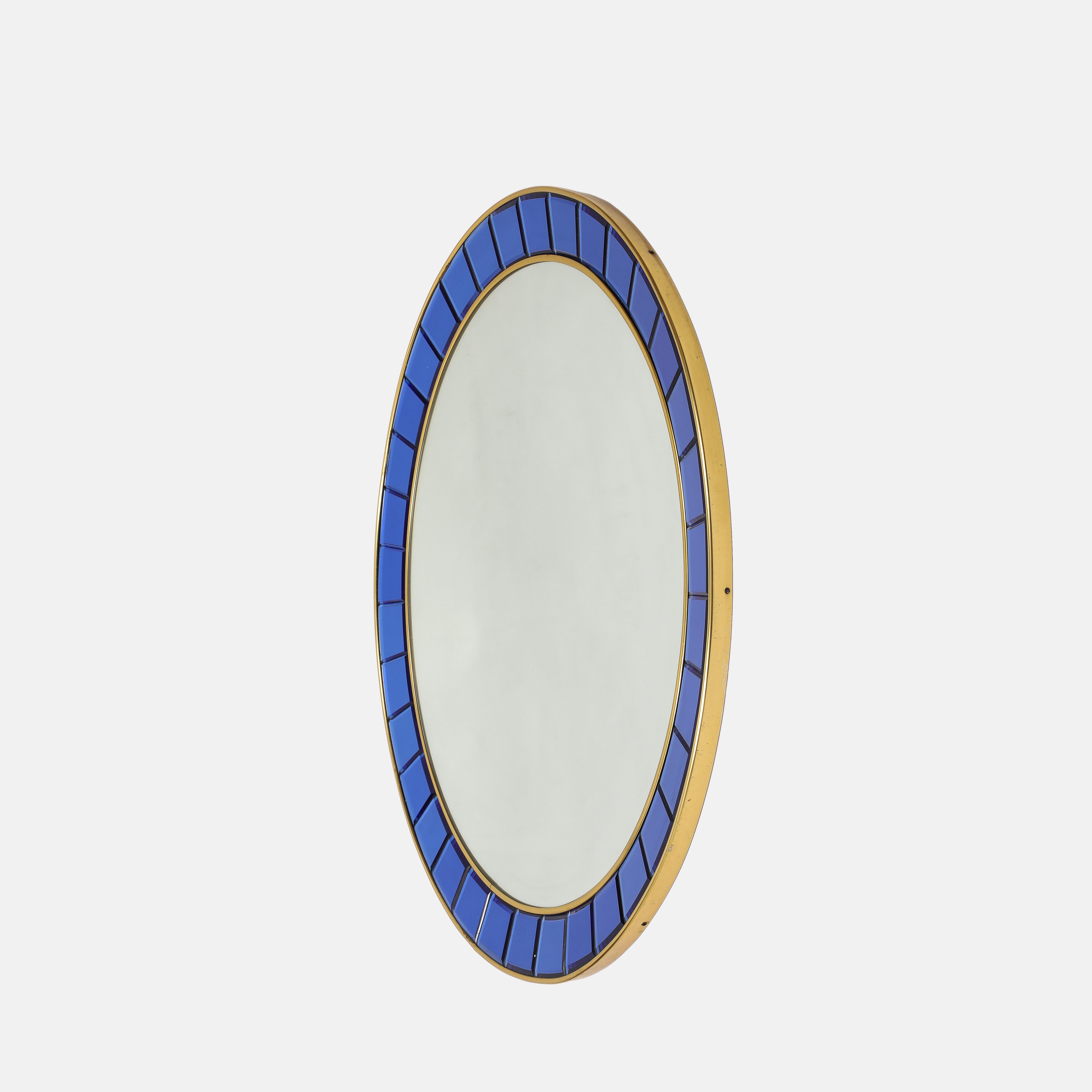 Cristal Arte Gran espejo redondo de cristal azul biselado tallado a mano Modelo 2679, Años 50 mediados del siglo XX en venta
