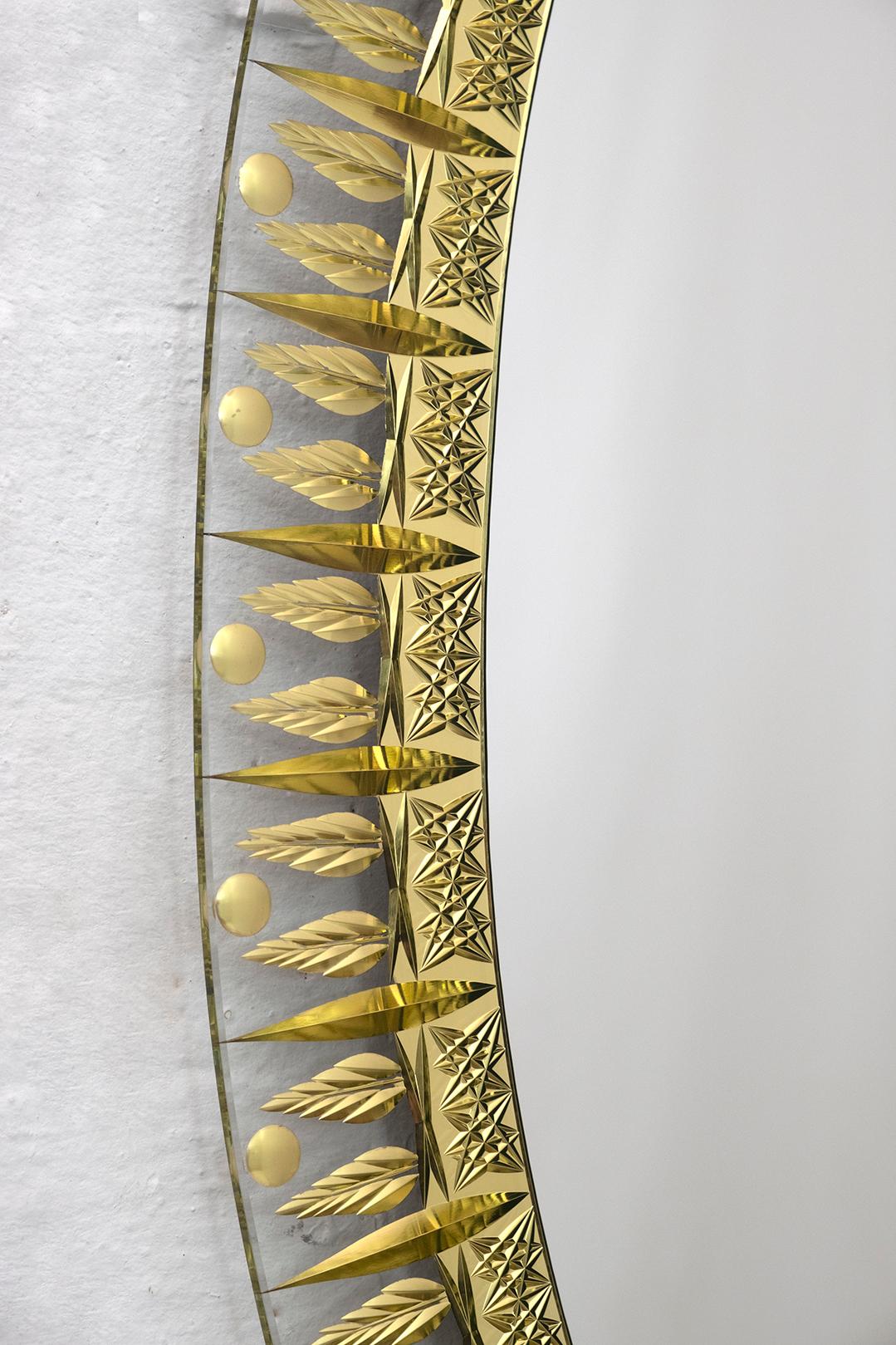 Miroir italien moderne mi-siècle avec fond doré, années 1960 en vente 1