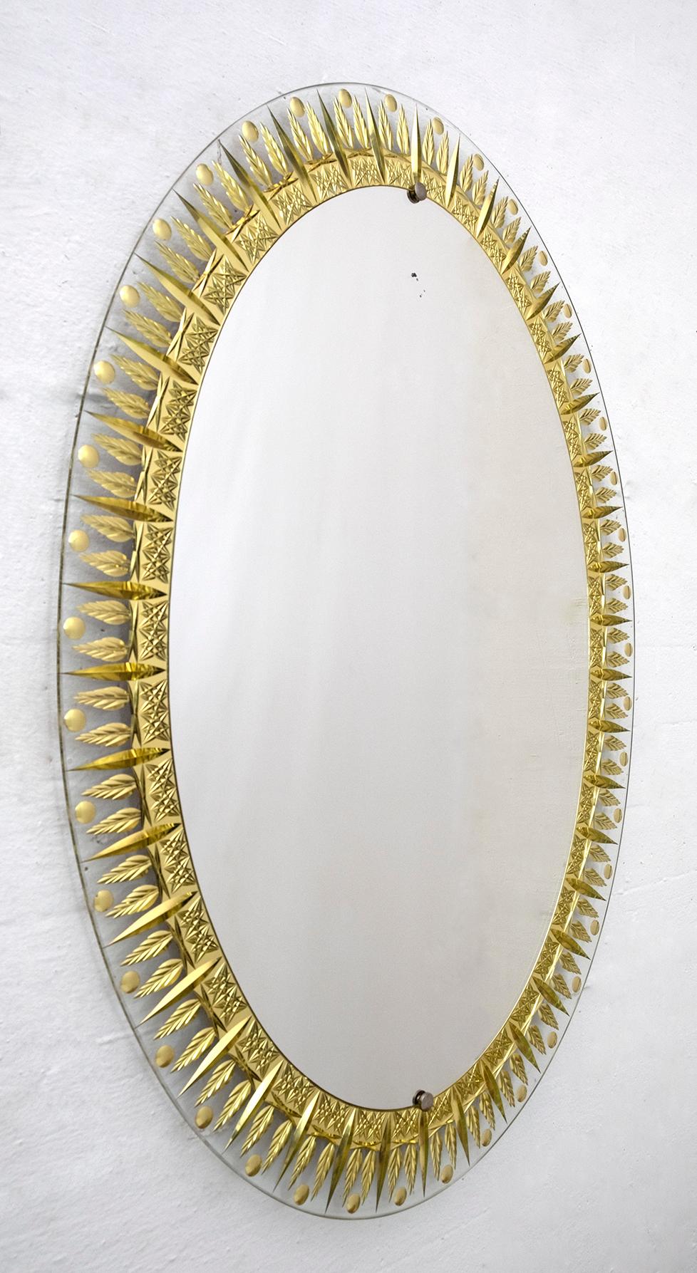 Espejo italiano de mediados de siglo moderno Cristal Arte, esmerilado y dorado, años 60 en venta 1