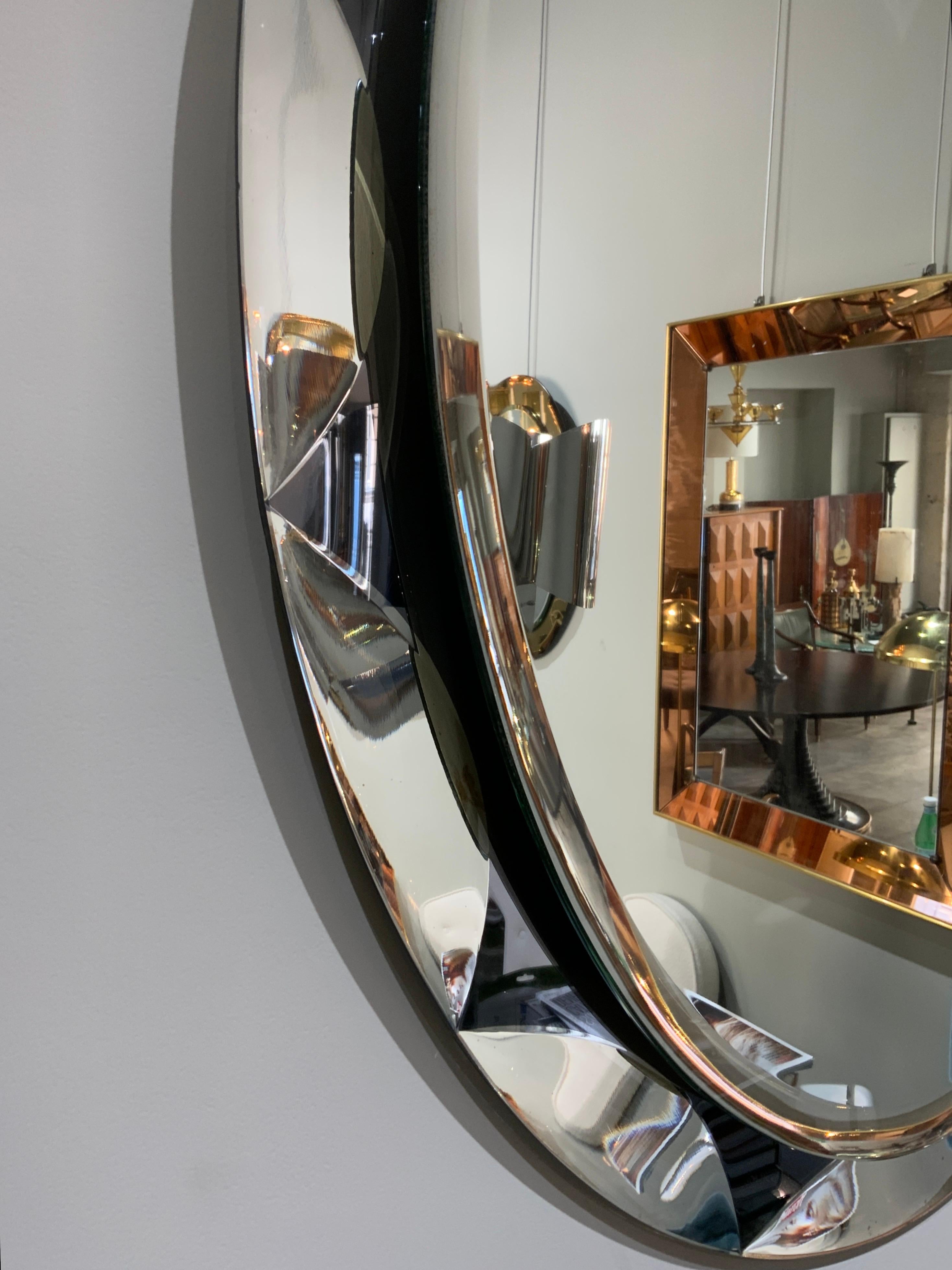Eleganter weißer Cristal Art Spiegel Italien um 1960 
Patina auf dem Spiegel an den Seiten 