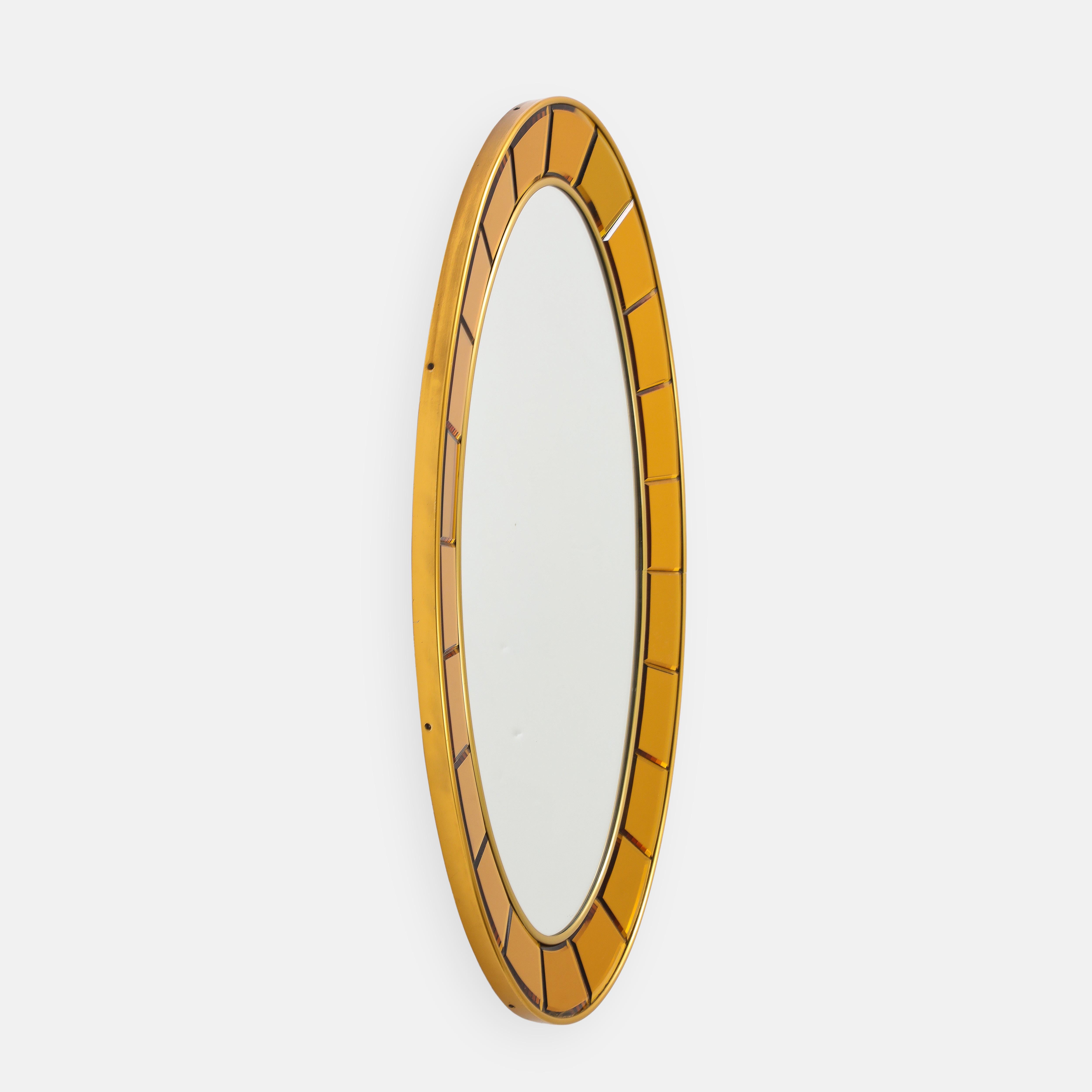 Mid-Century Modern Cristal Arte Miroir ovale en verre biseauté doré taillé à la main Modèle 2727, années 1950 en vente