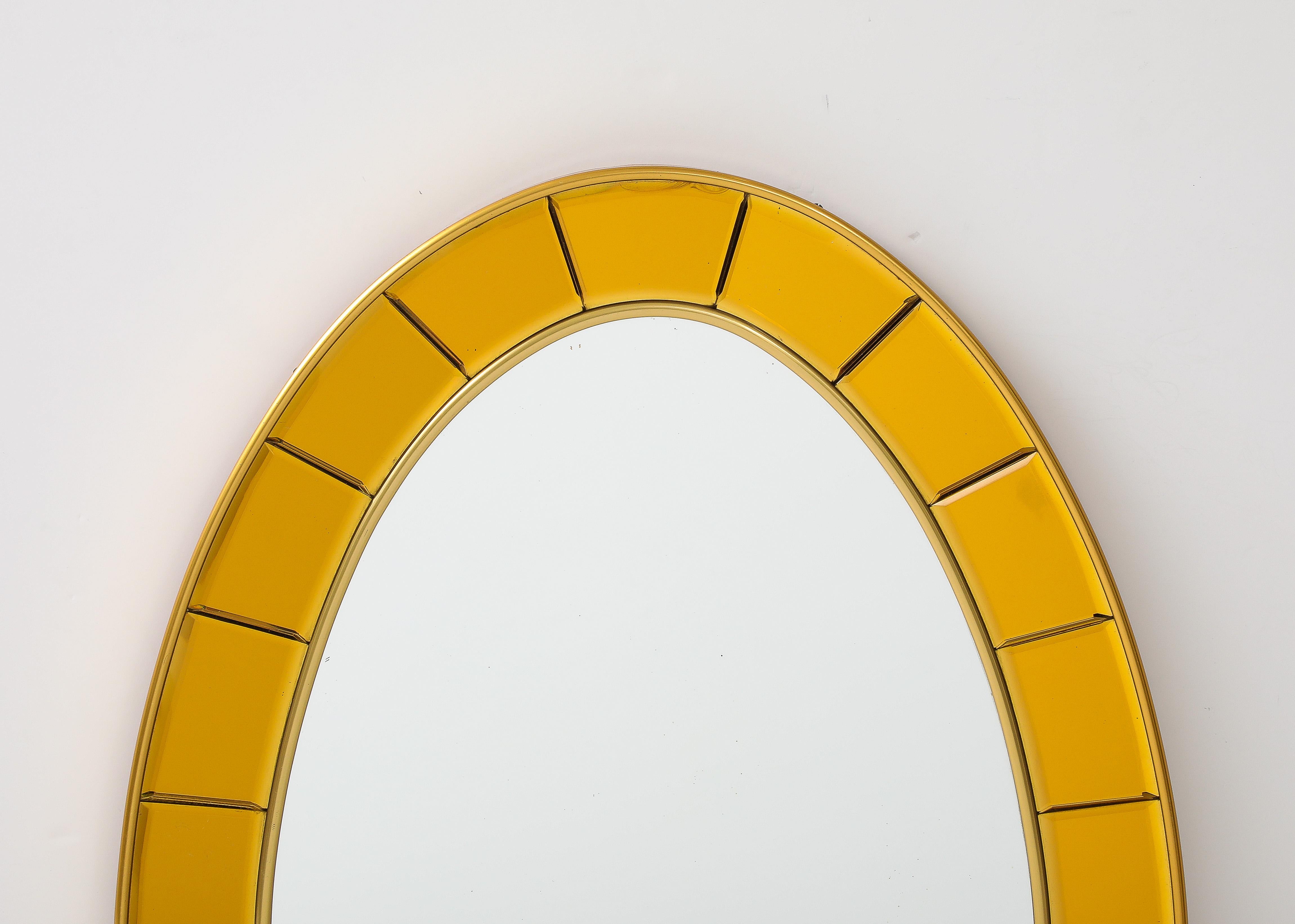 italien Cristal Arte Miroir ovale en verre biseauté doré taillé à la main Modèle 2727, années 1950 en vente