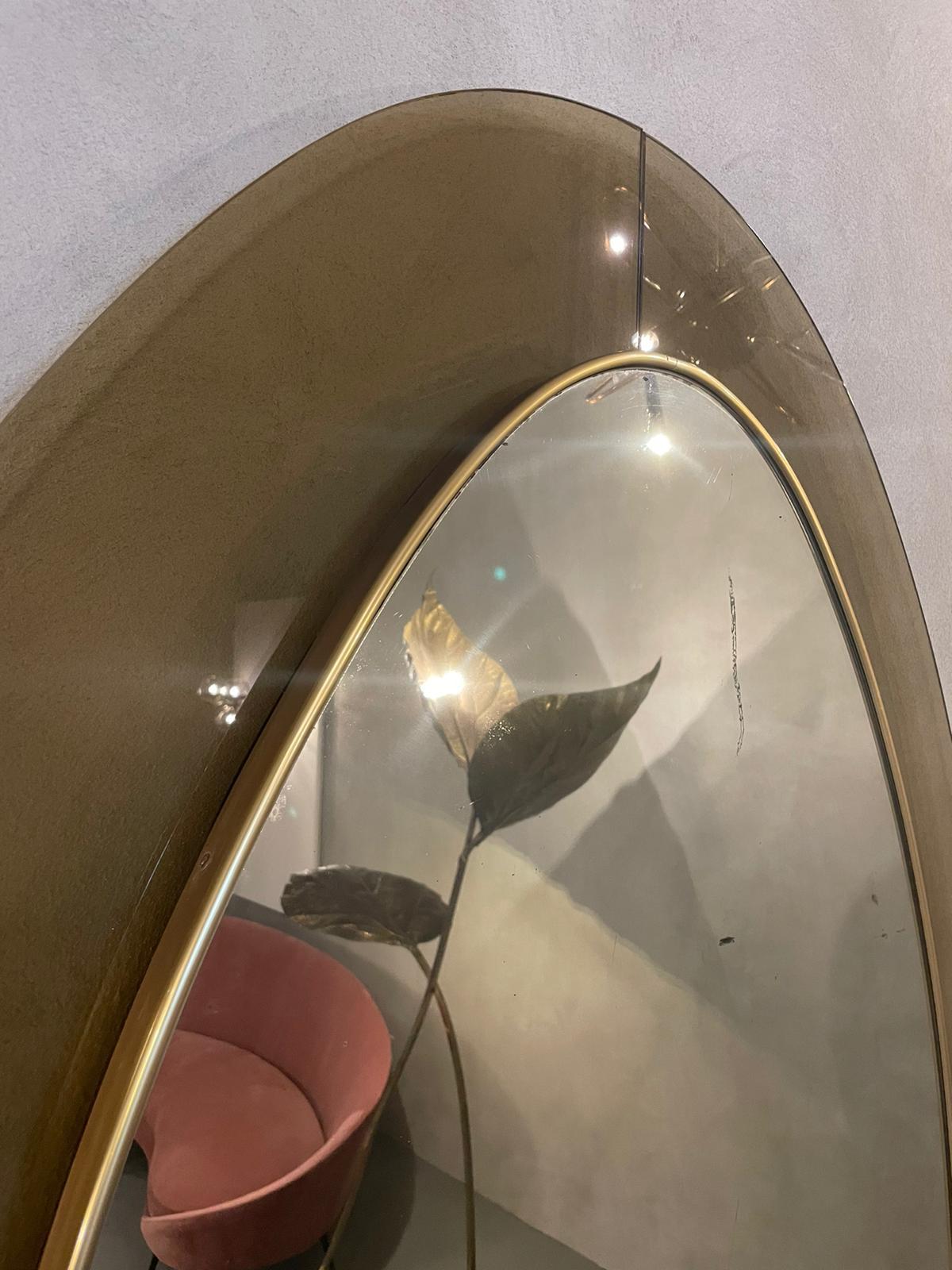 Mid-Century Modern Cristal Art Oval Glass Framed Floor Mirror Glass Shelf Brass, Italy, 1960s For Sale