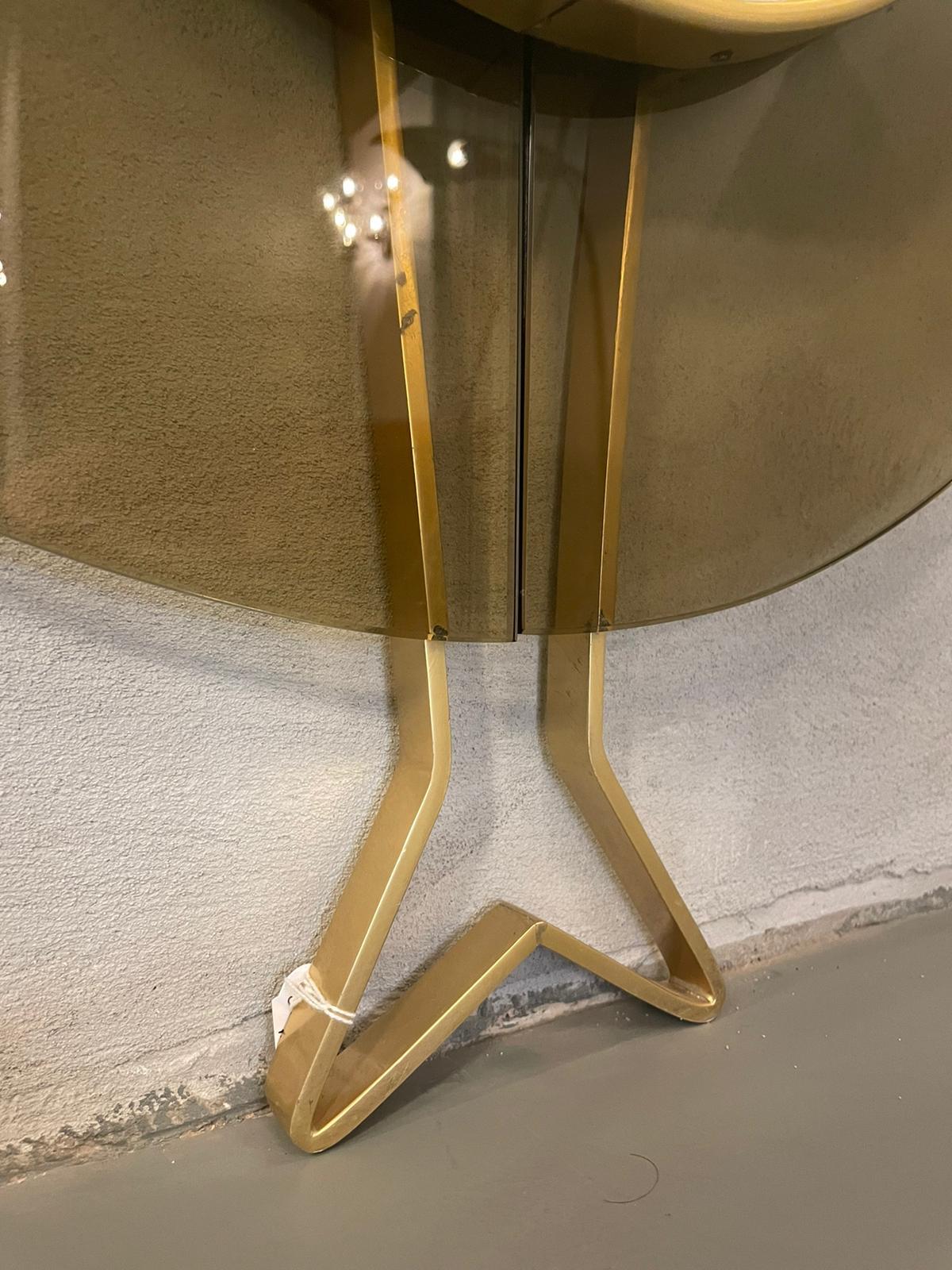 Laiton Étagère de miroir ovale encadrée de verre Cristal Art, Italie, années 1960 en vente