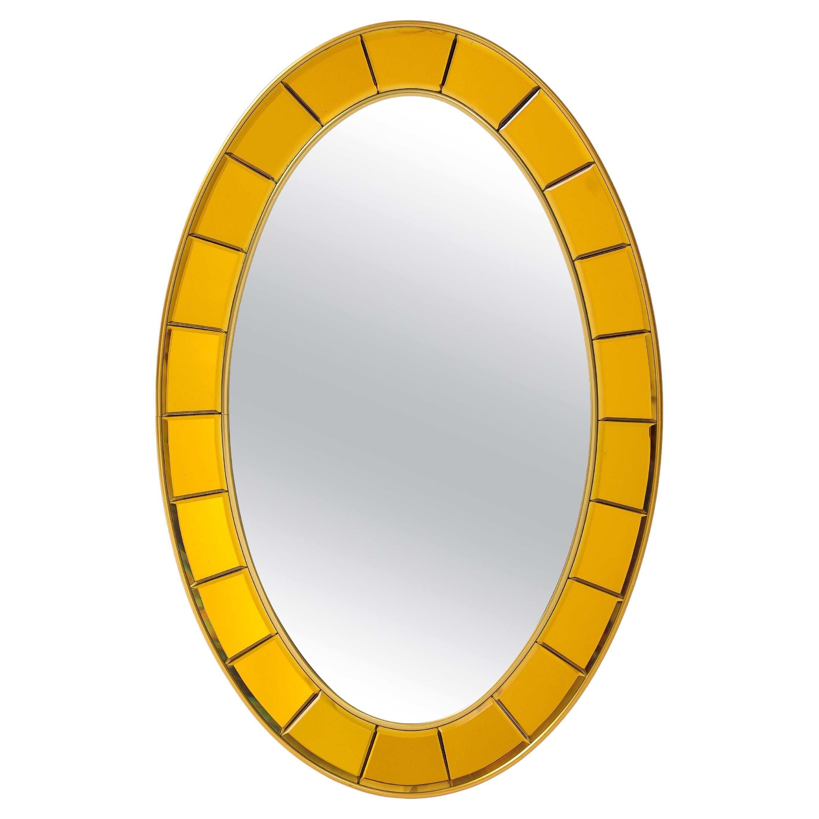 Specchio ovale in vetro smussato tagliato a mano in oro Cristal Arte Modello 2727, anni '50 in vendita